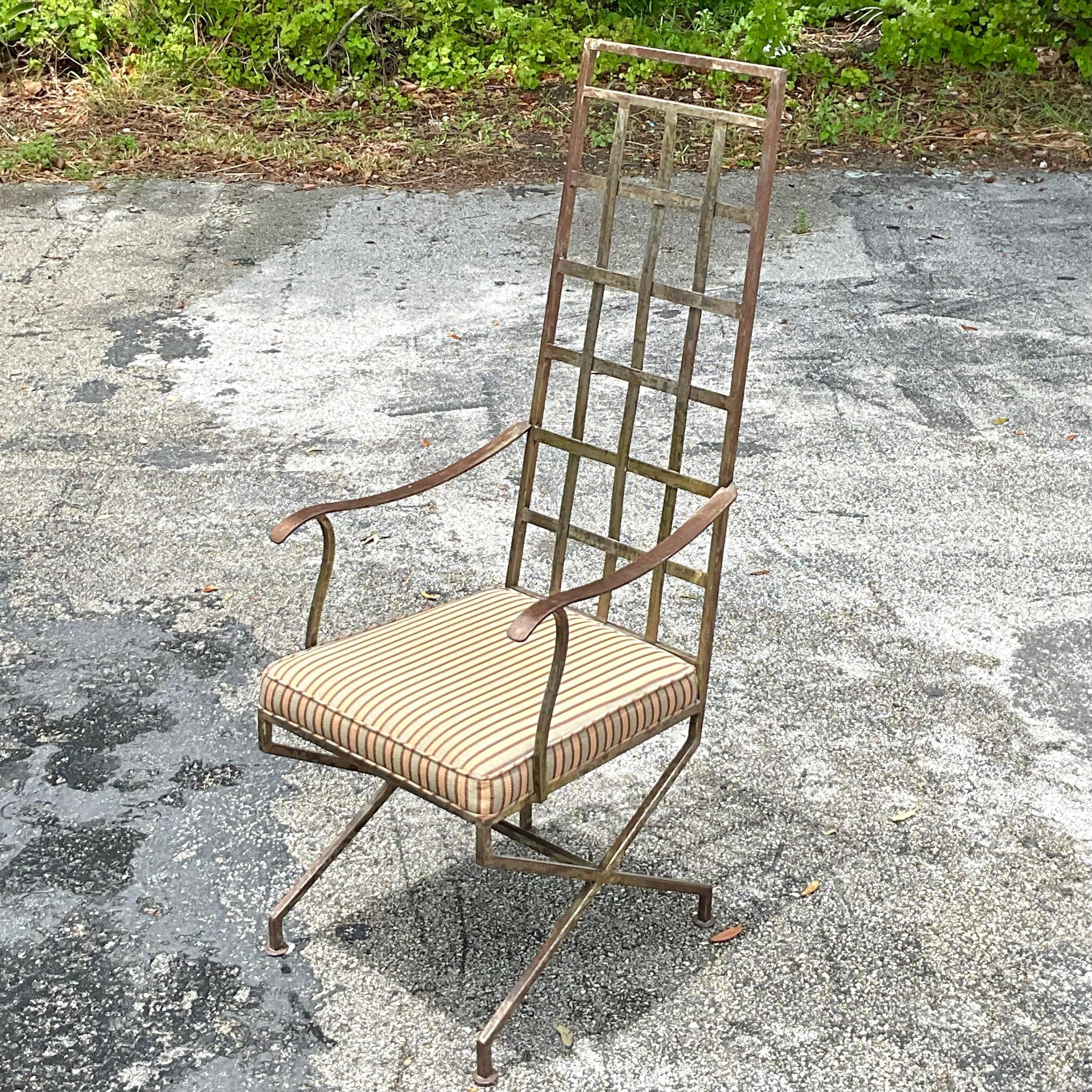 Vintage Boho Patinated Schmiedeeisen Stuhl (Moderne der Mitte des Jahrhunderts) im Angebot