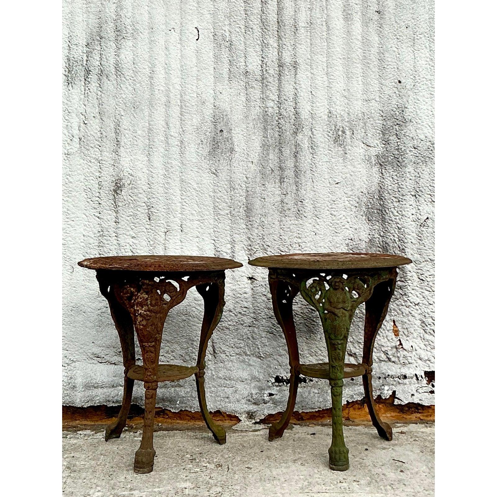 Vintage Boho patiniert Schmiedeeisen Tische - ein Paar im Angebot 5