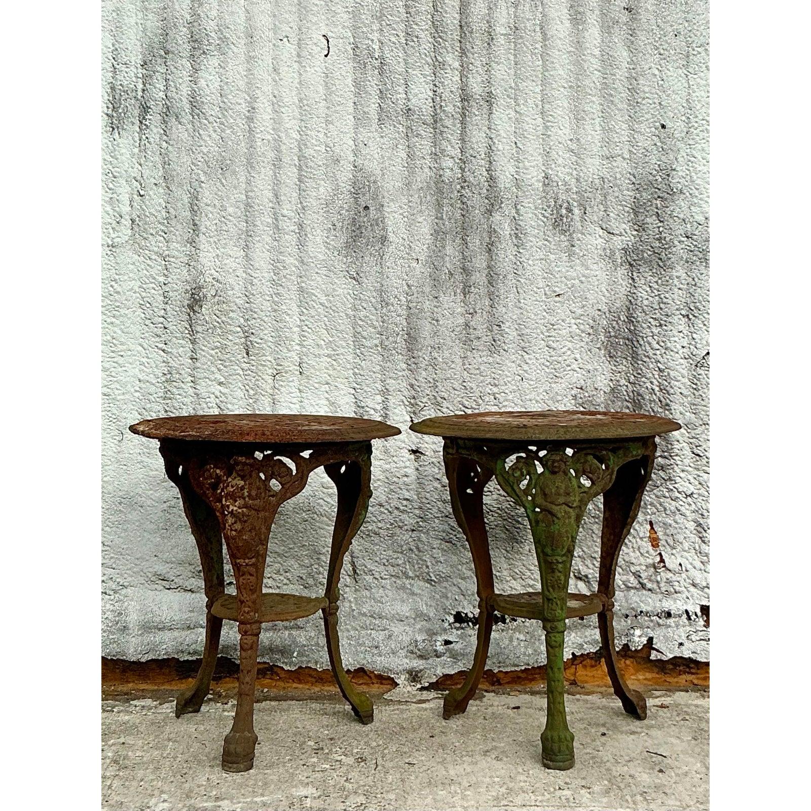 Vintage Boho patiniert Schmiedeeisen Tische - ein Paar im Angebot 3