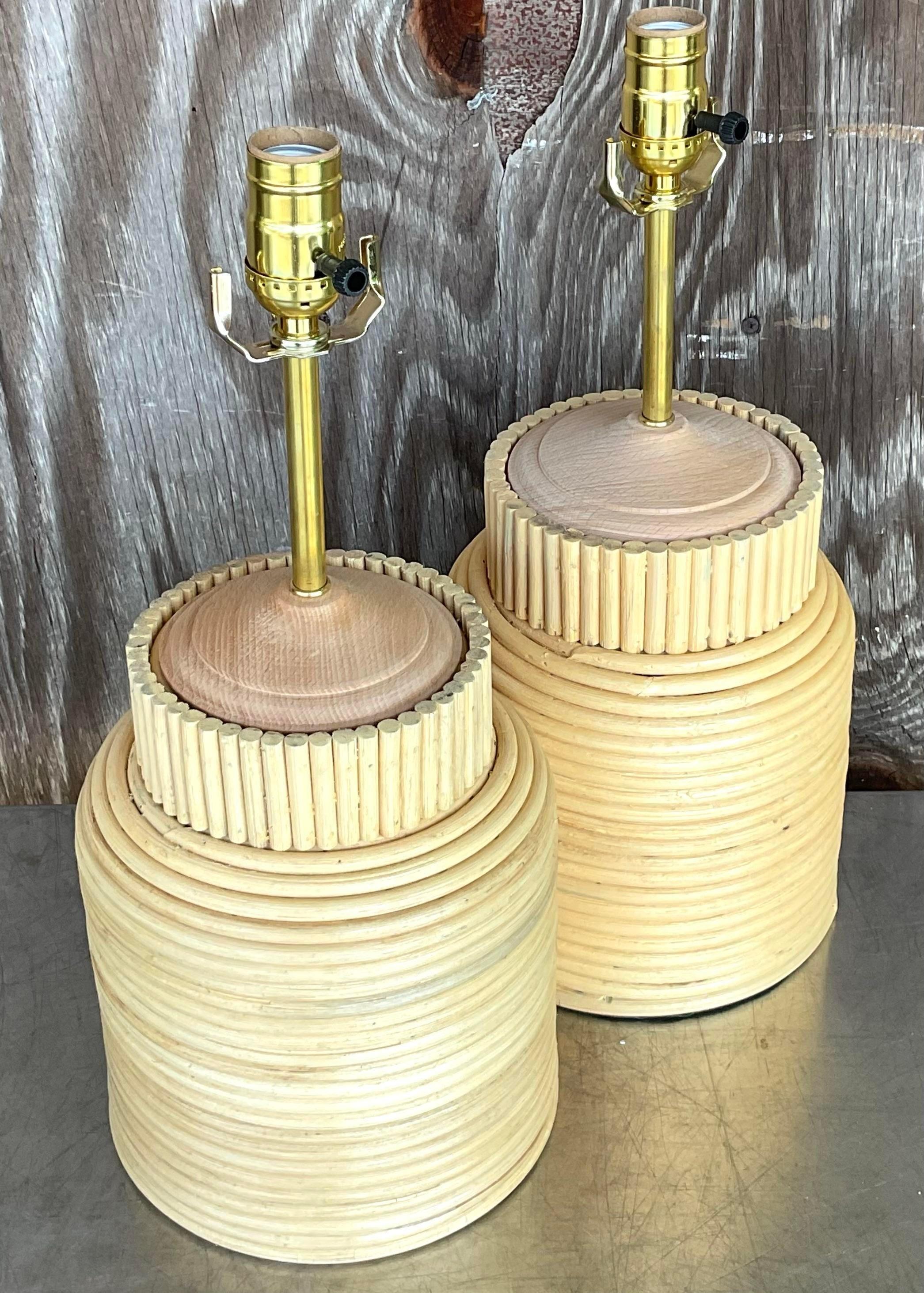 Paire de lampes Boho en roseau - une paire Bon état - En vente à west palm beach, FL