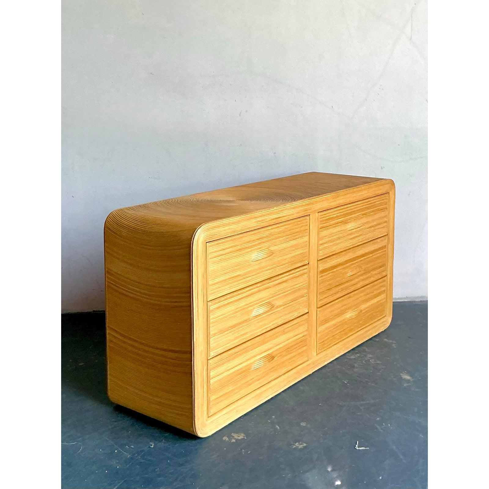 Postmoderno Cassettiera a cascata in stile bohémien con canne a matita in vendita