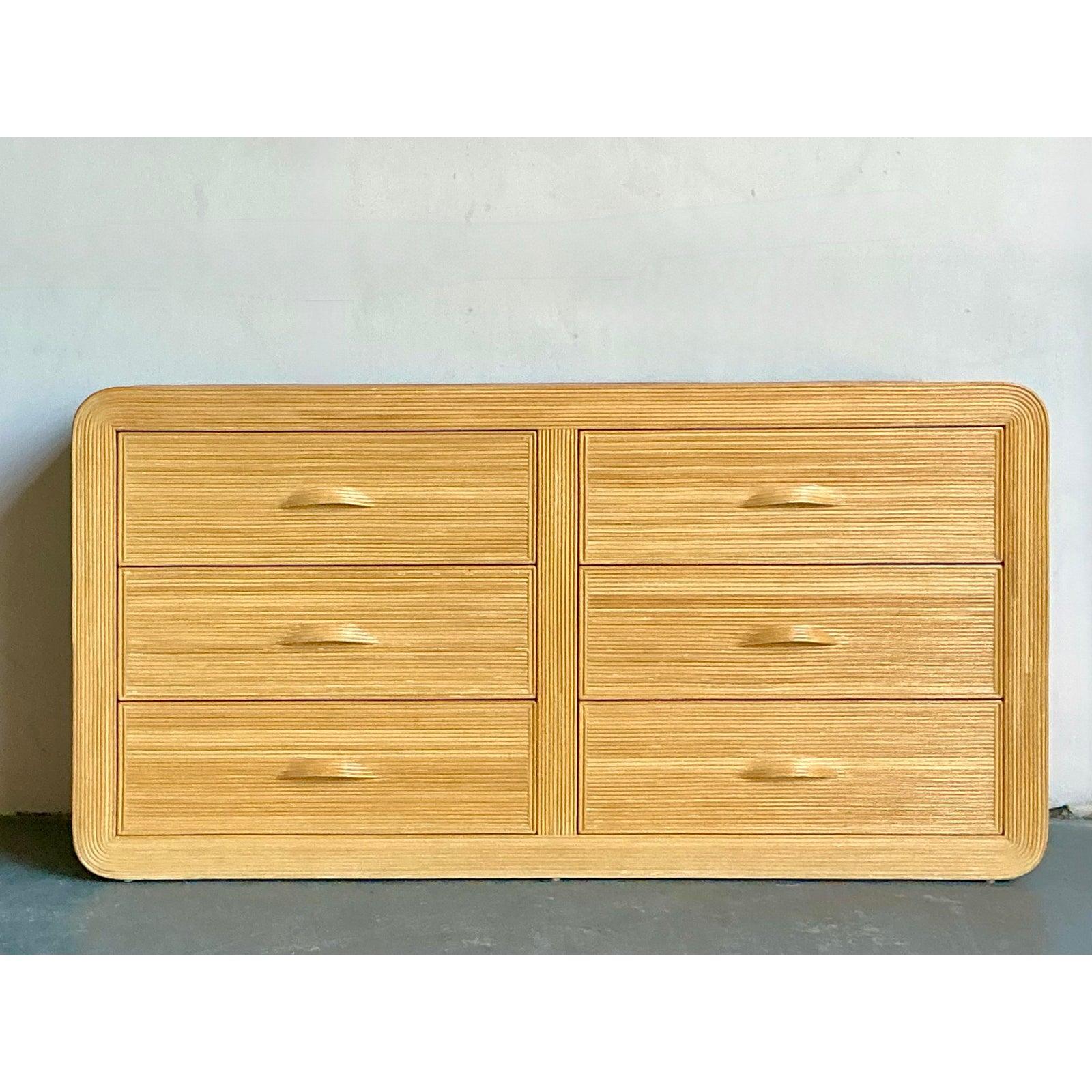 Cassettiera a cascata in stile bohémien con canne a matita In condizioni buone in vendita a West Palm Beach, FL