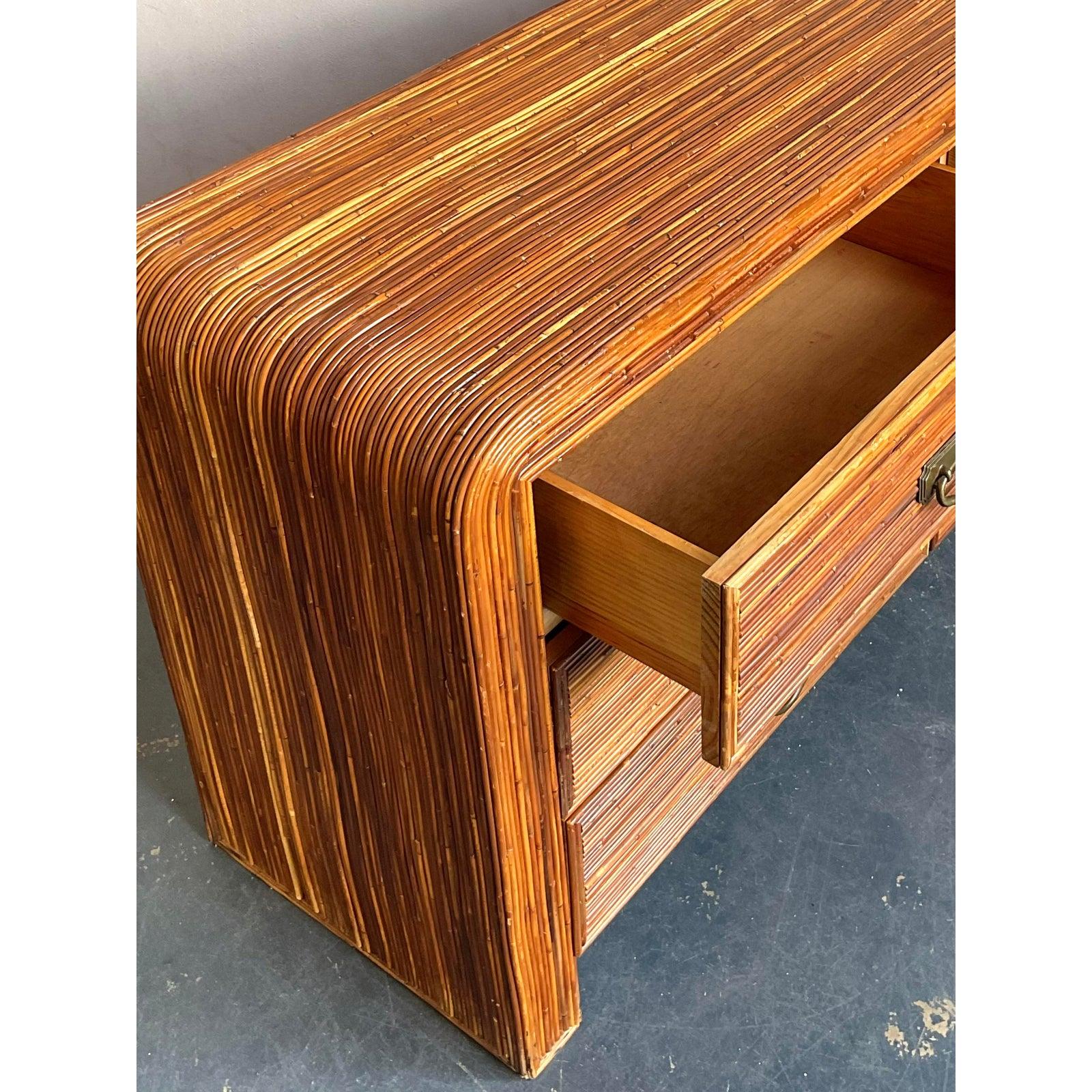 Ottone Cassettiera a cascata in stile bohémien con canne a matita in vendita