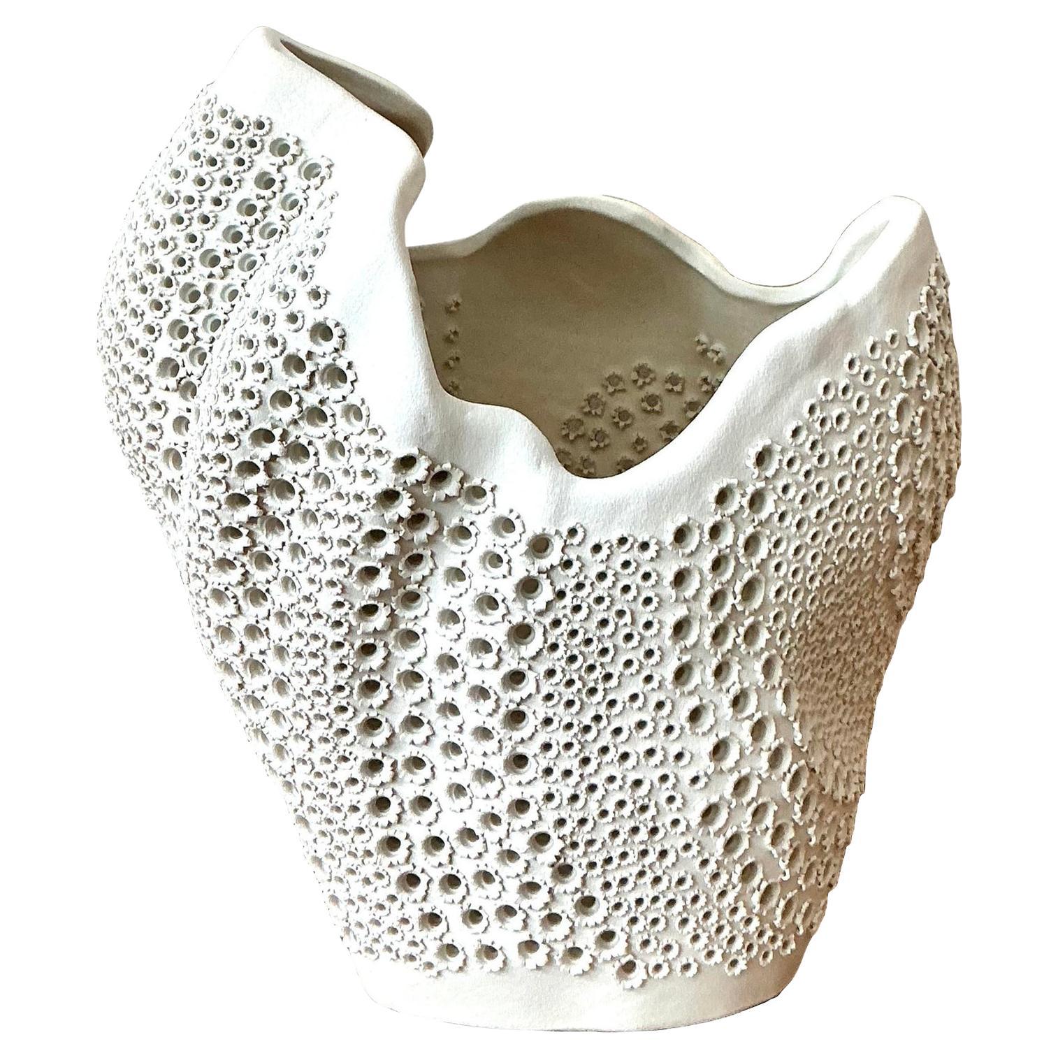 Jarrón Vintage Boho de Cerámica Mate Perforada