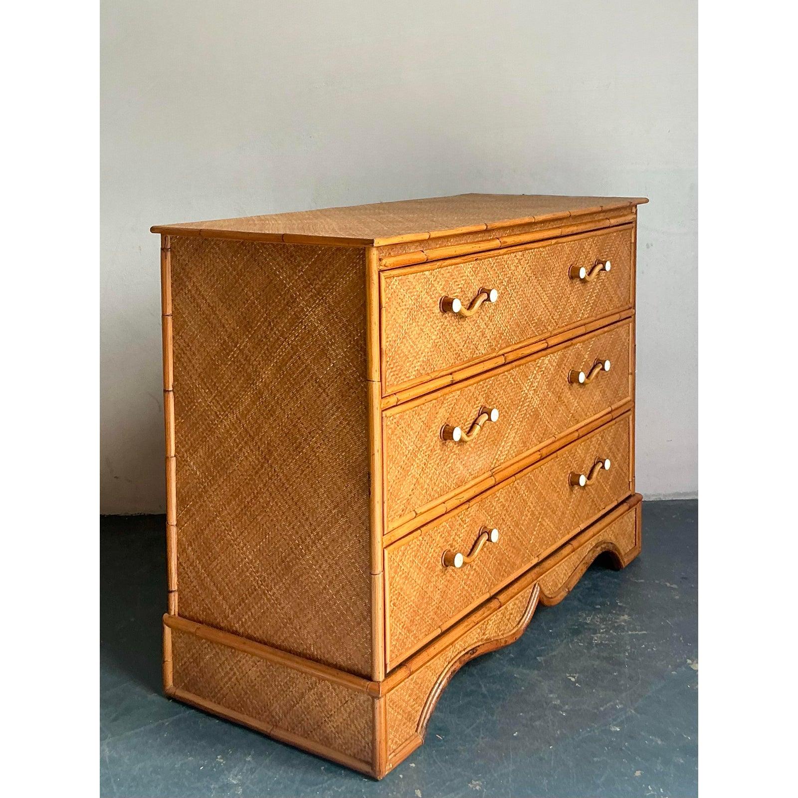 Philippin Commode Vintage Boho Pierce Martin en rotin tressé en vente