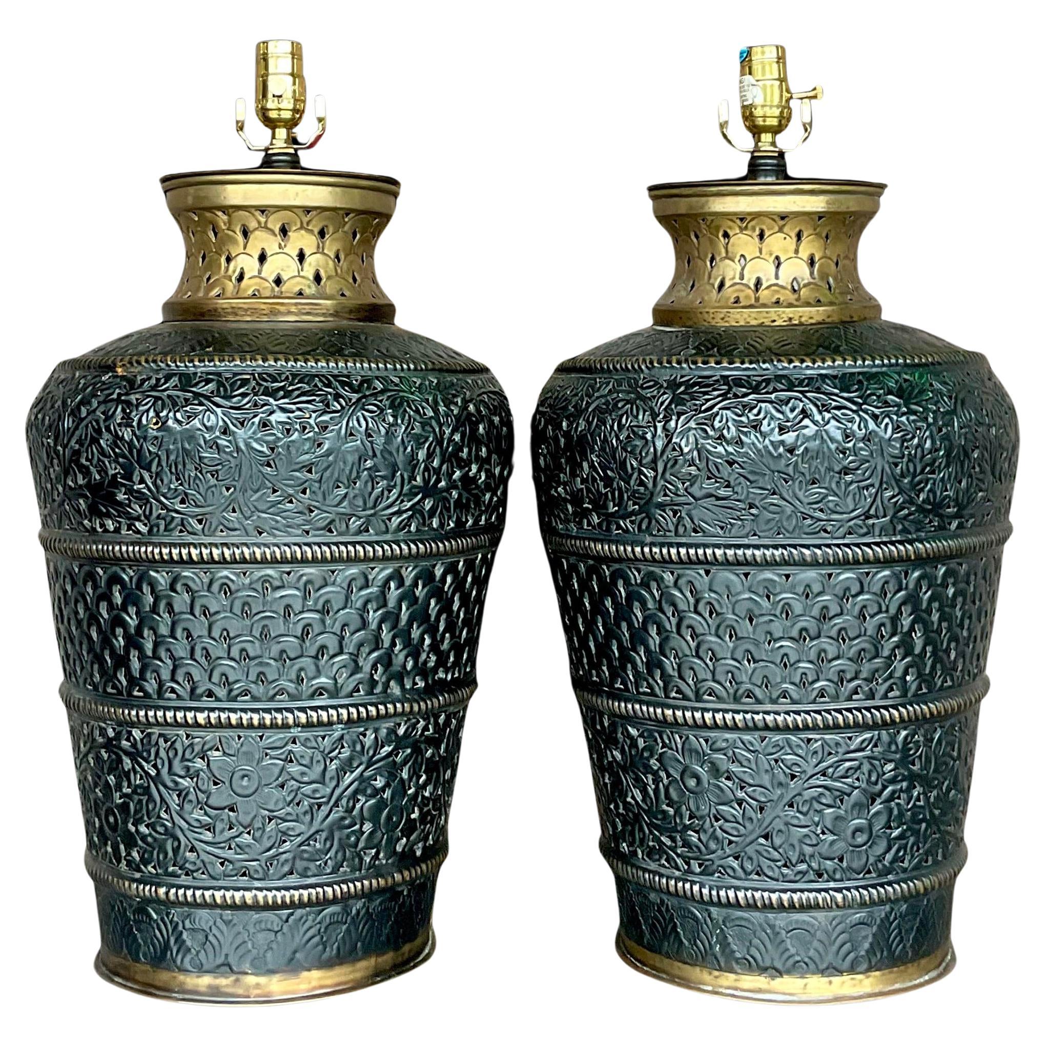 Vintage Boho-Lampen aus durchbrochenem Metall - ein Paar im Angebot