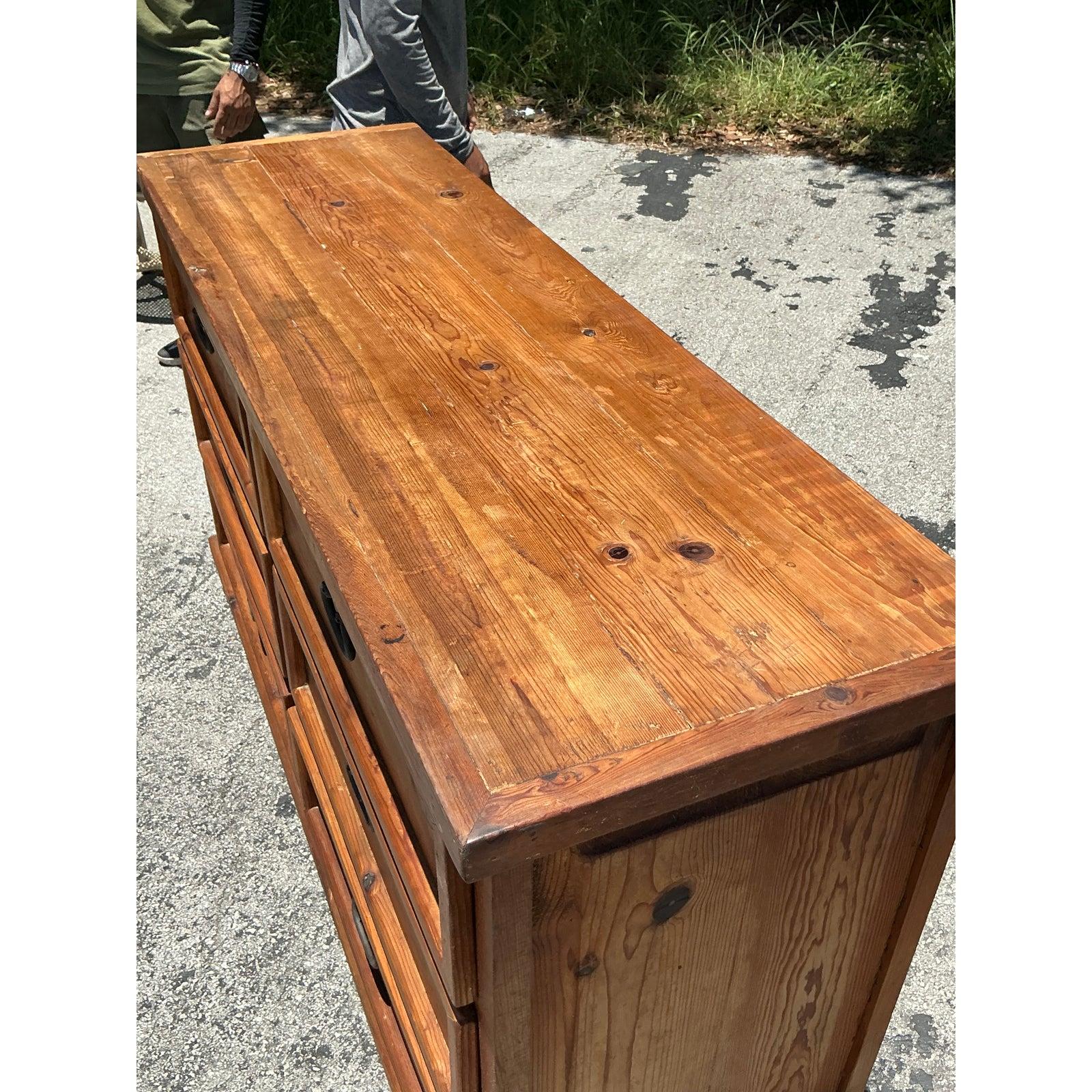 Metallo Vintage Boho Pine Dresser in vendita