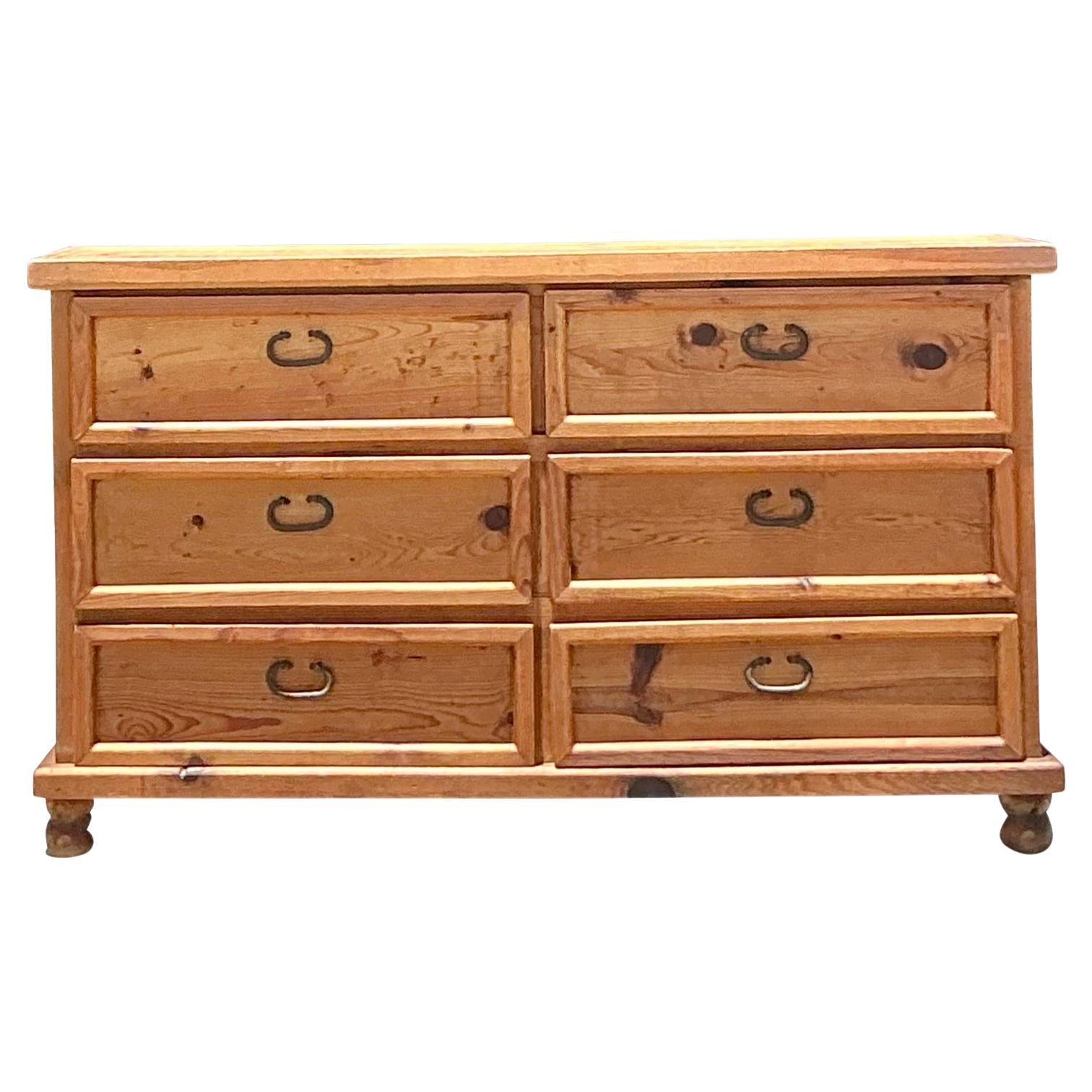 Vintage Boho Pine Dresser in vendita