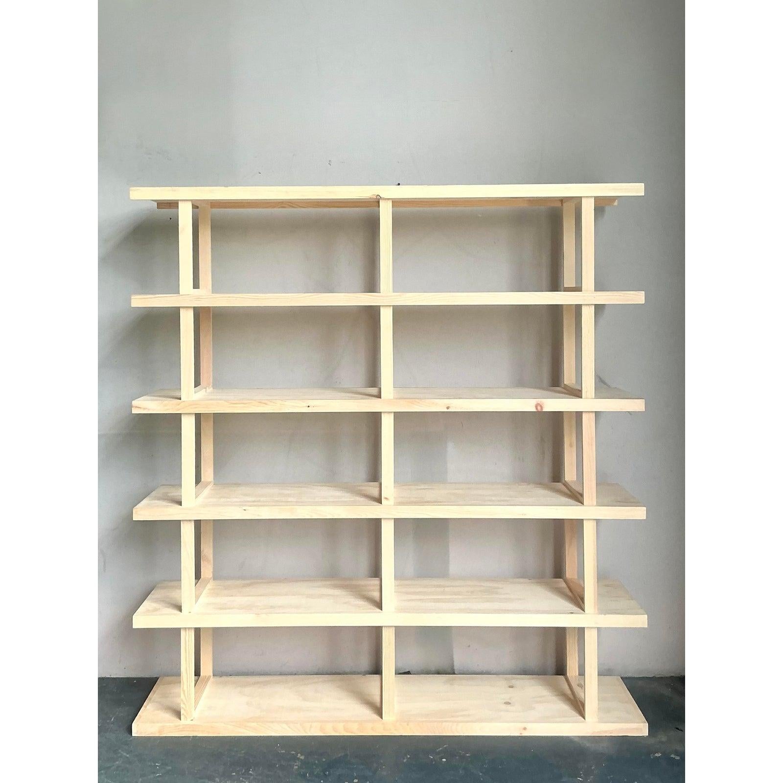 Scandinavo moderno Vintage Boho Pine Etagere Etagere in vendita