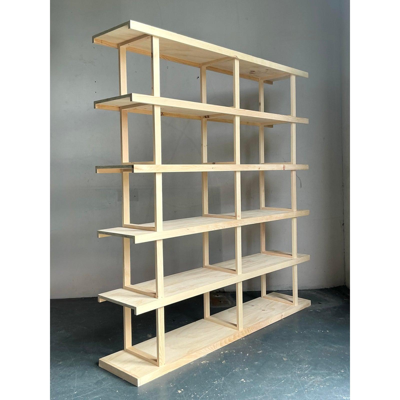 Vintage Boho Pine Etagere Etagere In condizioni buone in vendita a West Palm Beach, FL