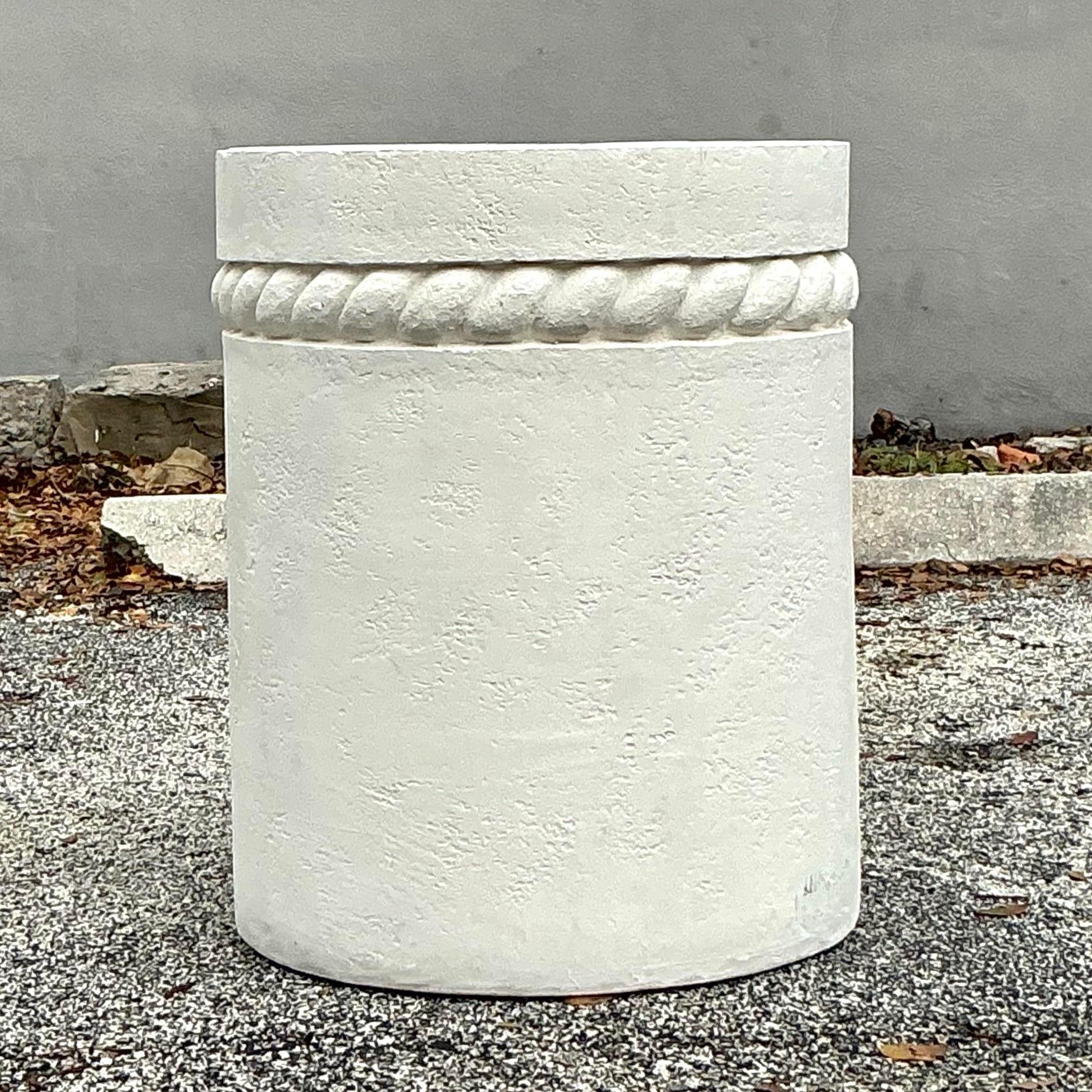 Américain Table d'appoint vintage Boho en plâtre torsadé en vente