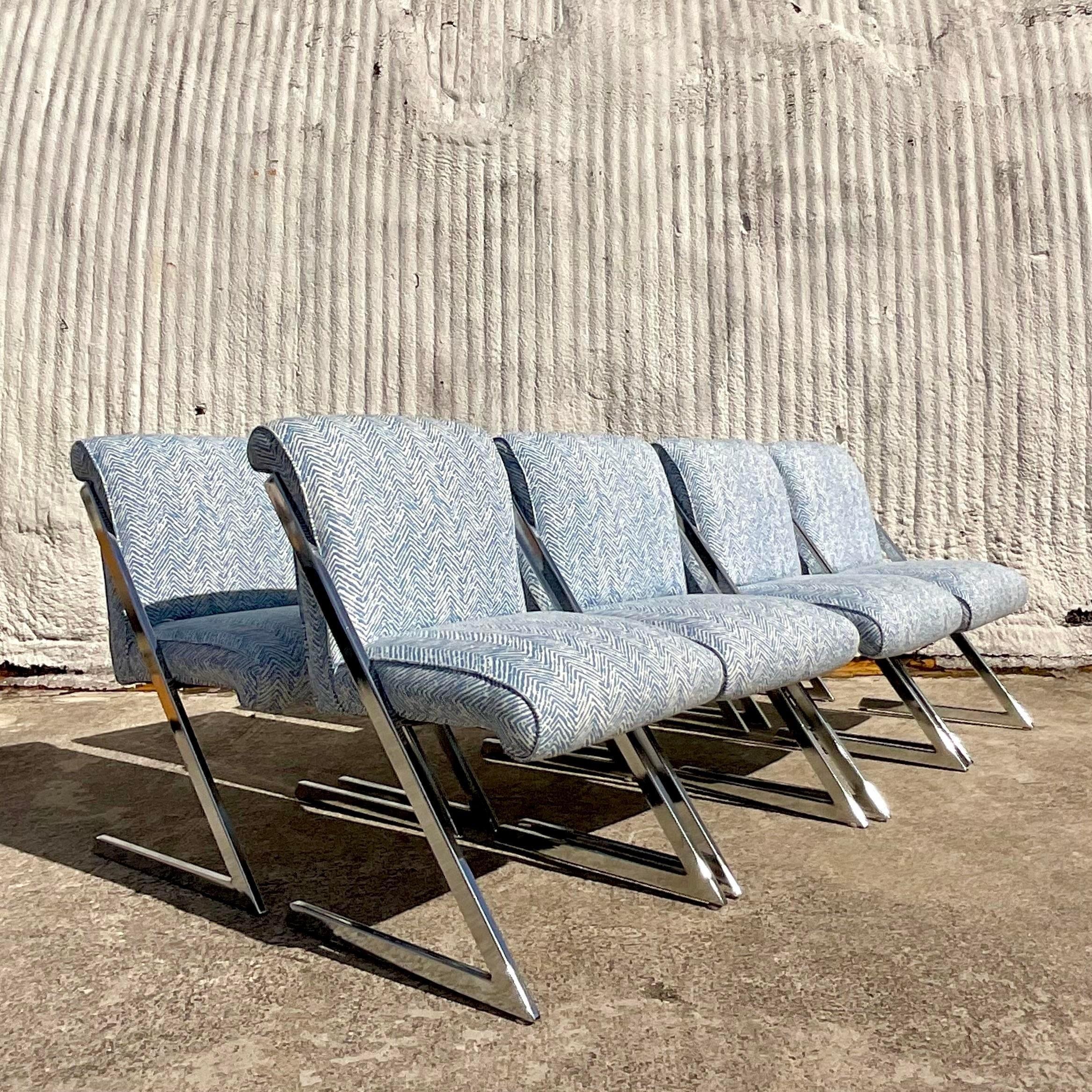 20ième siècle Chaises de salle à manger Boho en chrome poli d'après Milo Baughman - lot de 8 en vente