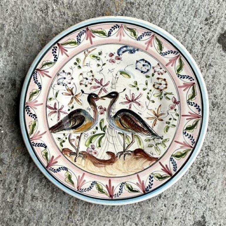 Portugiesischer handbemalter Boho-Teller mit Quail, Vintage (Handbemalt) im Angebot