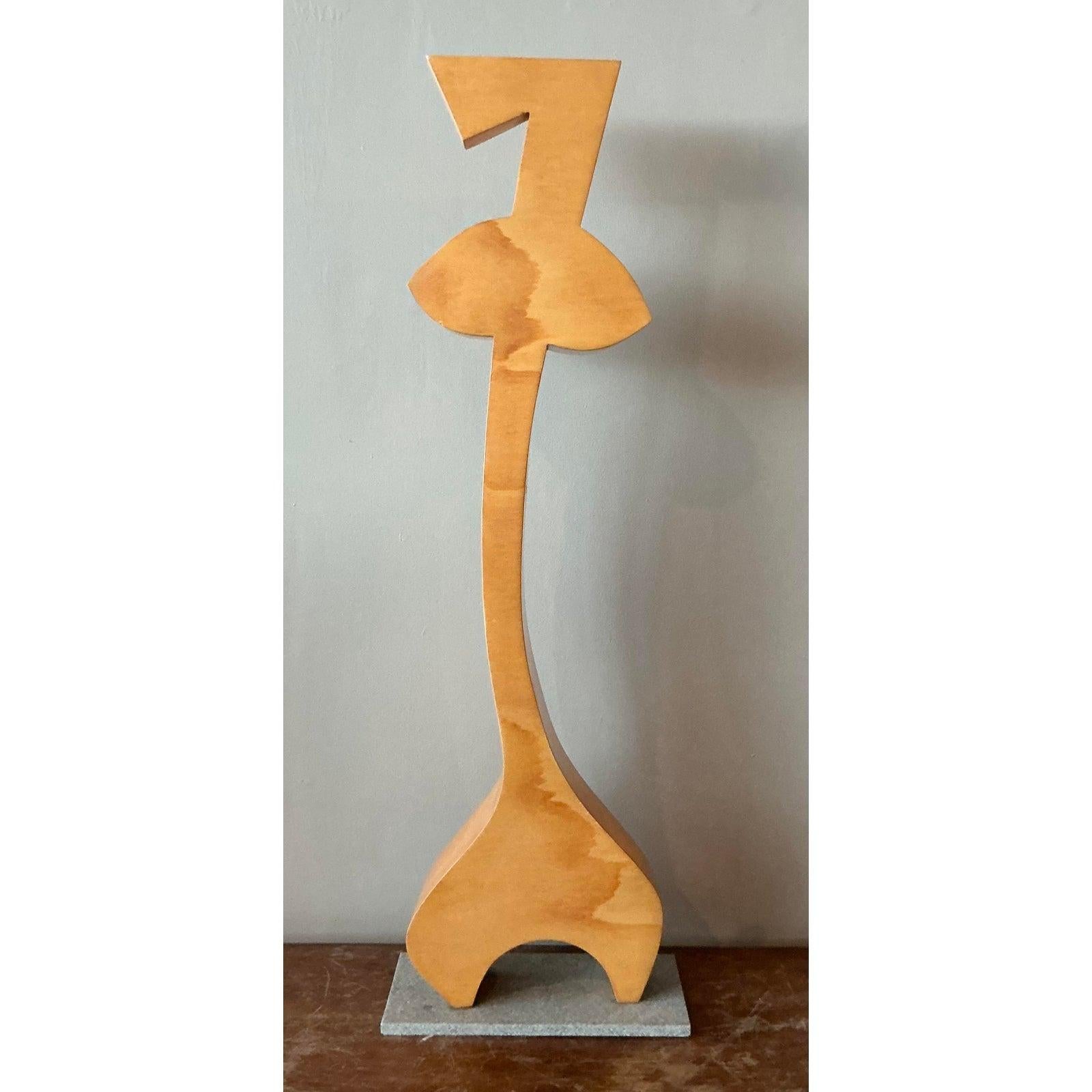 Scultura in legno astratta vintage boho postmoderna In condizioni buone in vendita a West Palm Beach, FL