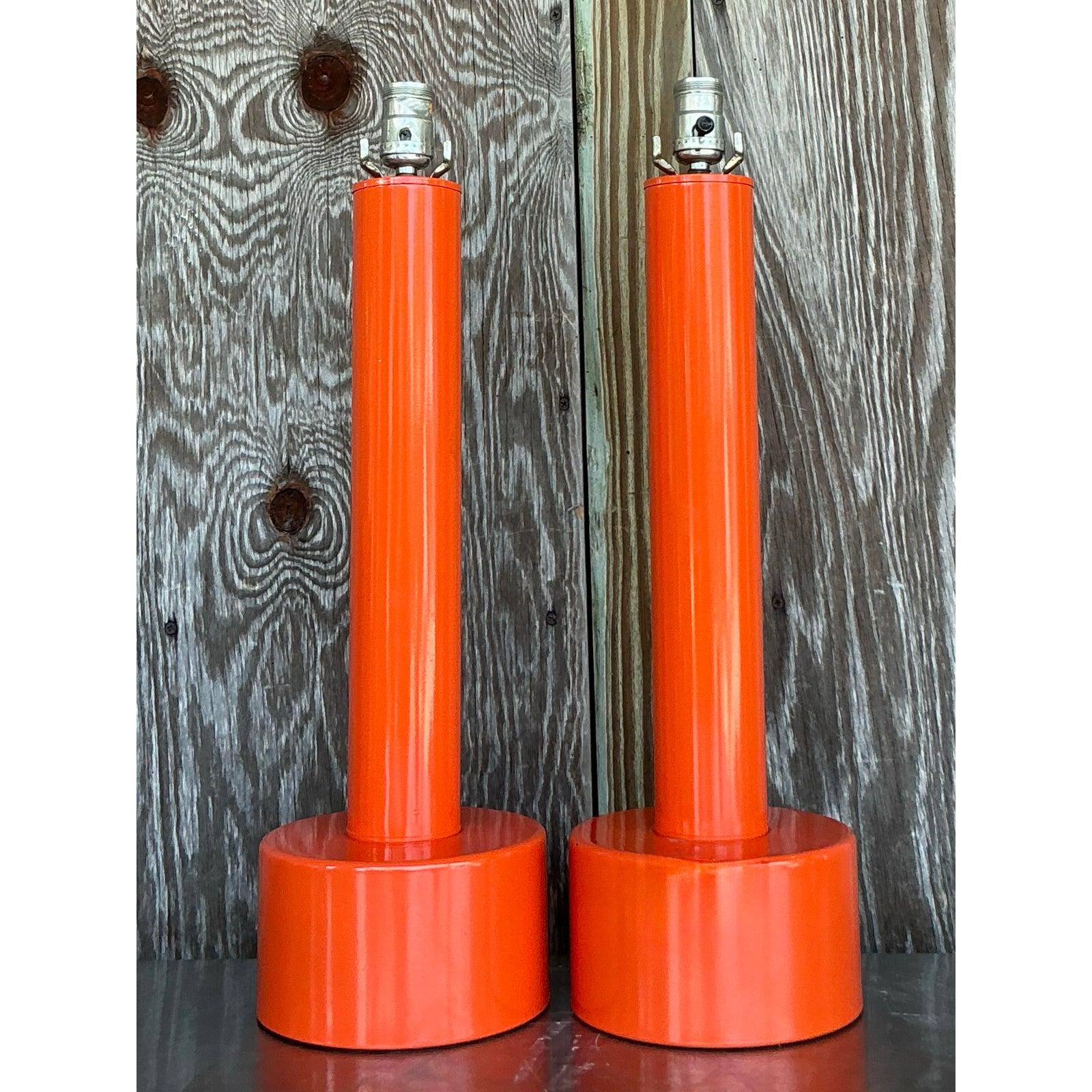 Américain Lampes laquées vintage boho postmoderne - une paire en vente