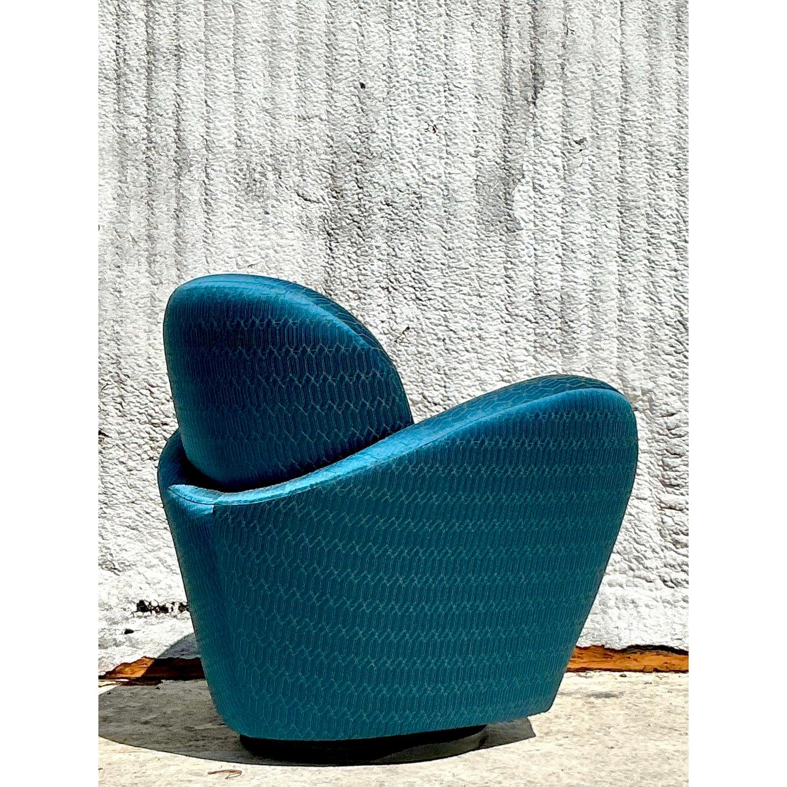 Chaise pivotante bohème postmoderne d'après Michael Wolk pour Directional Bon état - En vente à west palm beach, FL