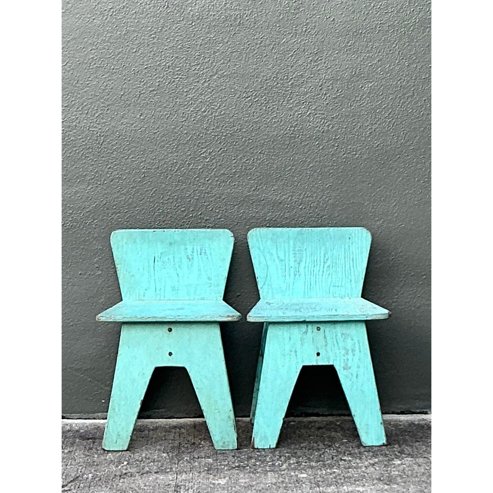 Chaises basses vintage boho primitives - une paire Bon état - En vente à West Palm Beach, FL