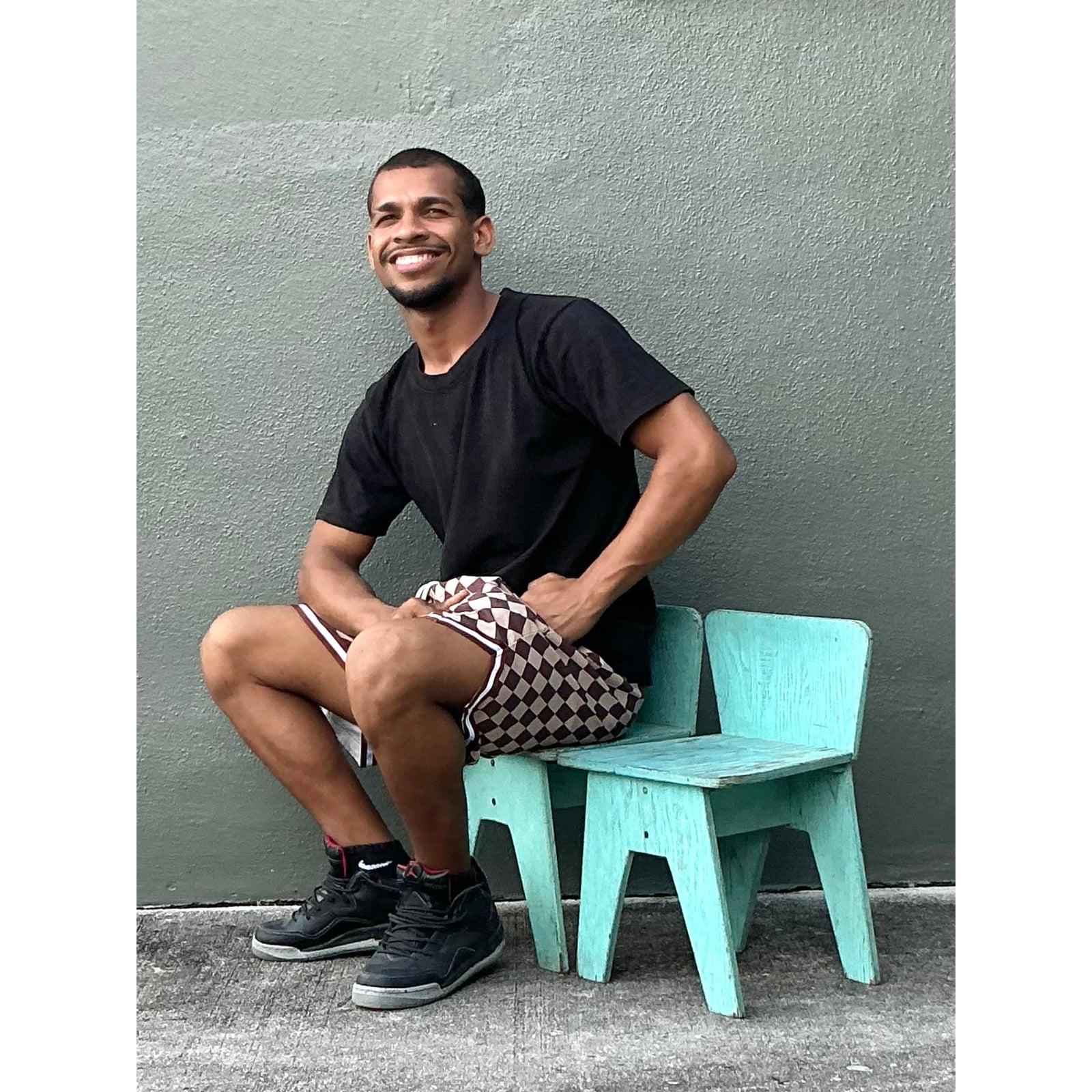 20ième siècle Chaises basses vintage boho primitives - une paire en vente