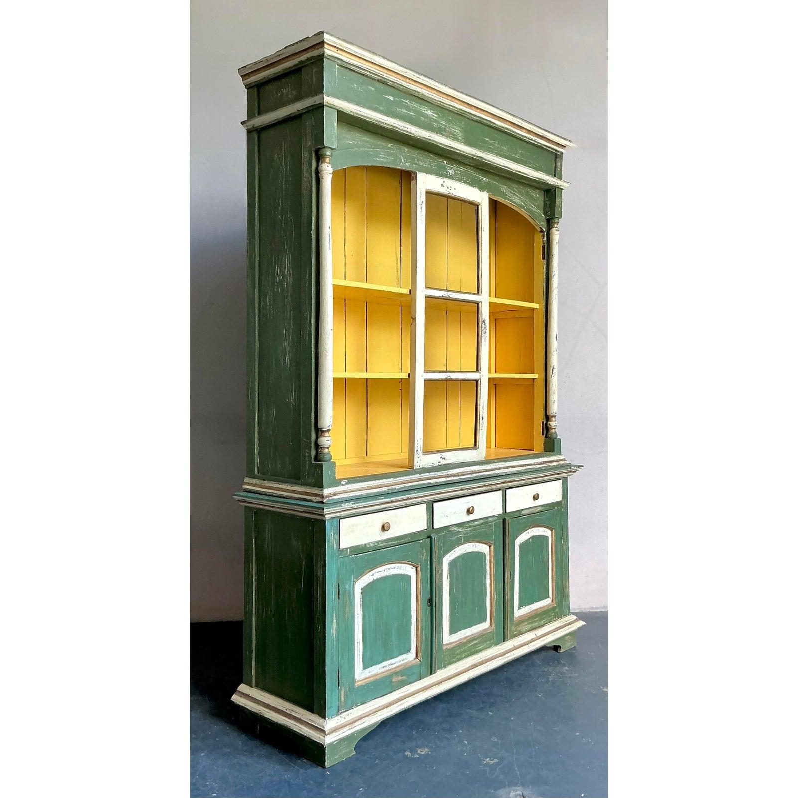 Vintage Boho Primitiv Gemalt Hutch (Glas) im Angebot