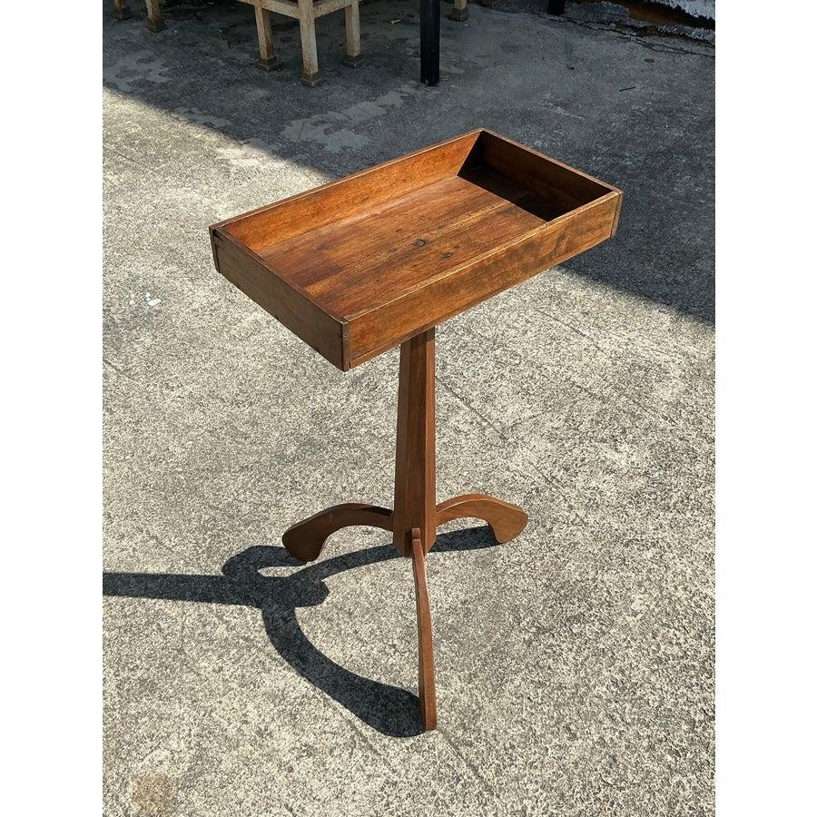 Rustique Table d'appoint primitive boho vintage en vente