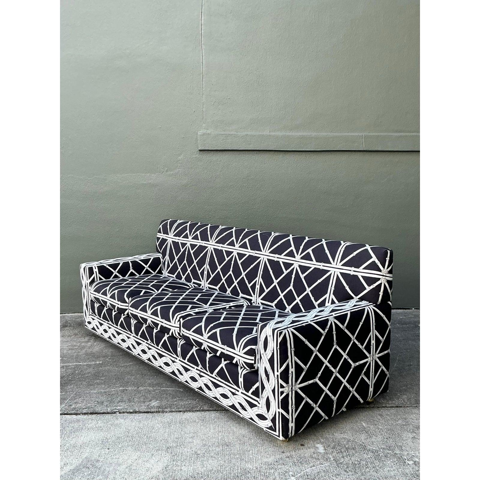 Vintage Boho gedruckt Bambus Sofa (amerikanisch) im Angebot