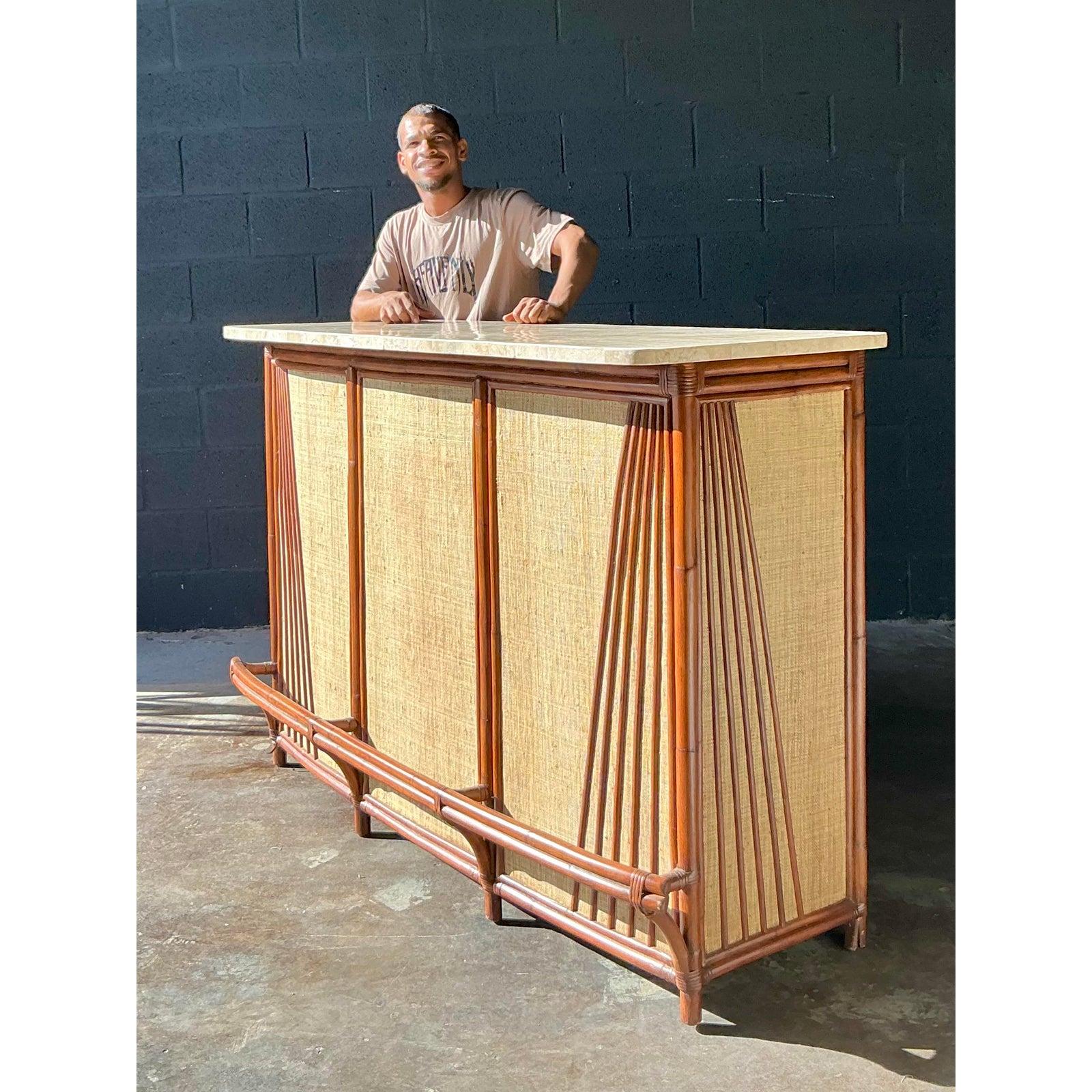 Barra Seca Vintage Boho de Ratán y Tela de Hierba Regencia de Hollywood en venta