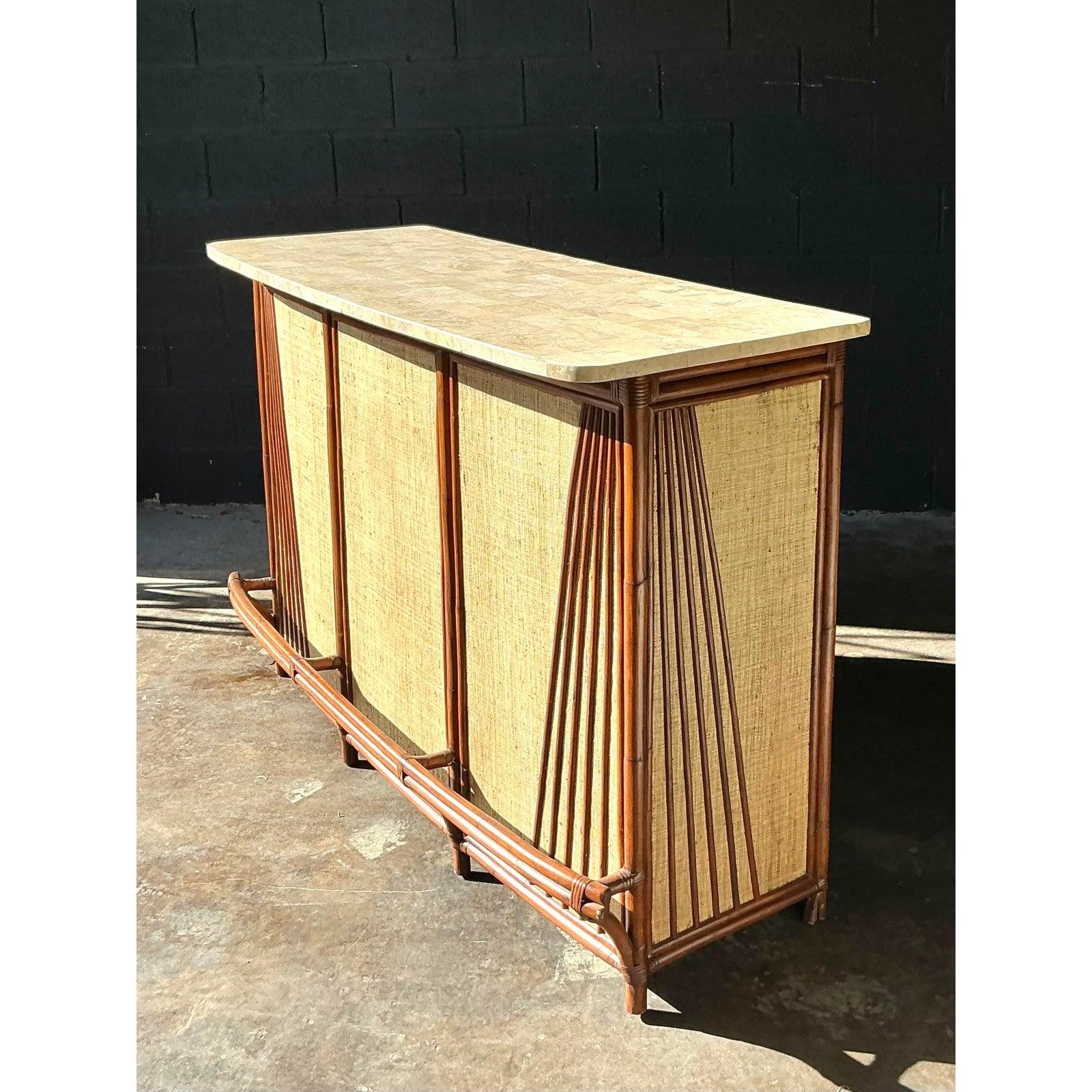 Barra Seca Vintage Boho de Ratán y Tela de Hierba en Bueno estado para la venta en West Palm Beach, FL
