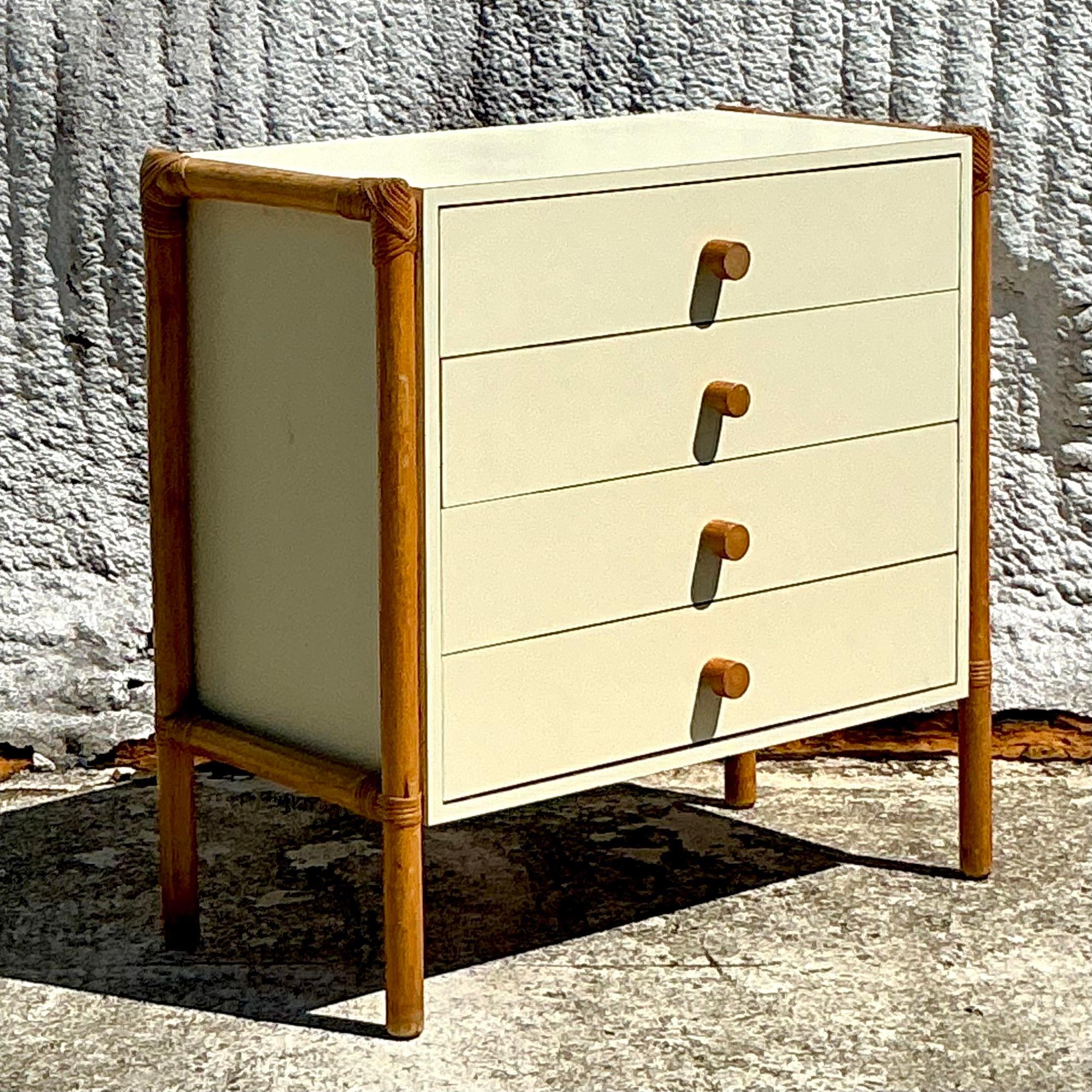 Rattan Cassettiera vintage in rattan e laminato Boho in vendita