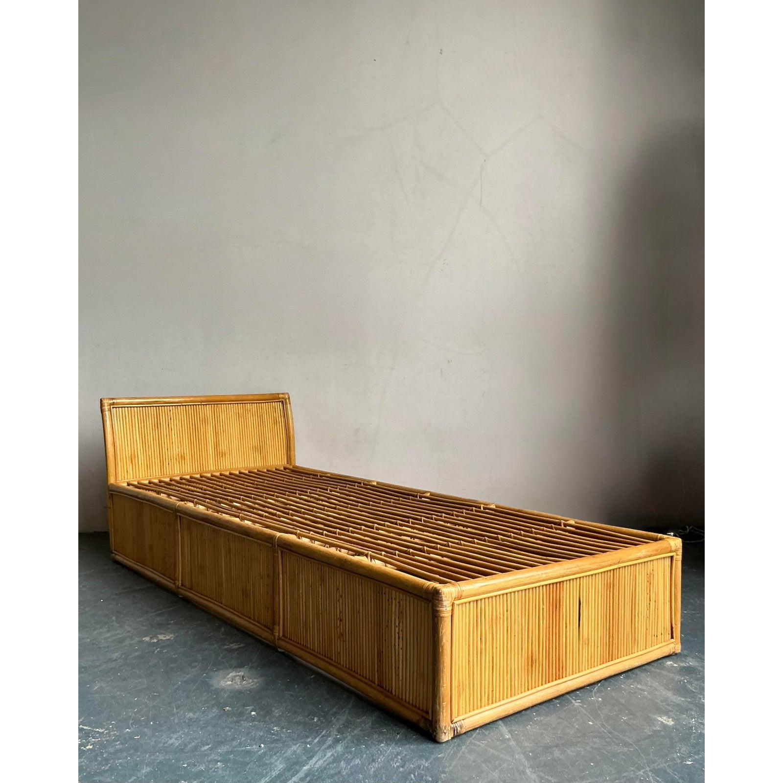 Philippin Lit de jour Vintage Boho en rotin en vente