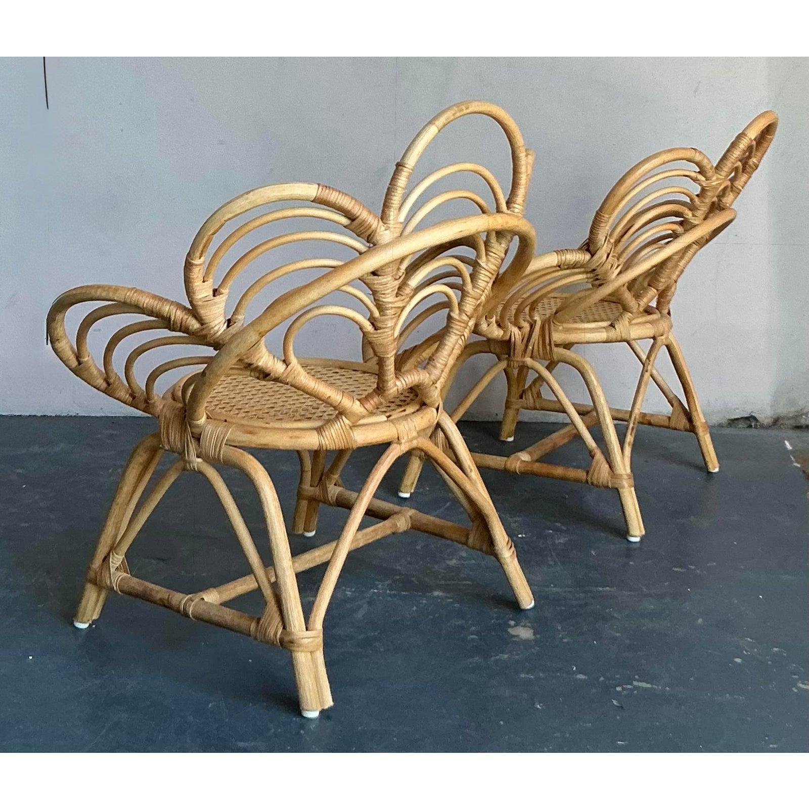 Canna Sedia per bambini in rattan vintage a fiori - Una coppia in vendita