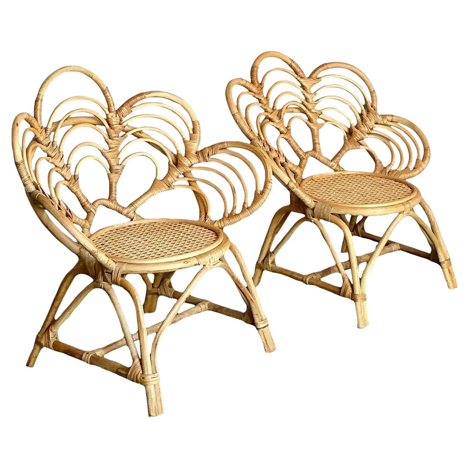 Sedia per bambini in rattan vintage a fiori - Una coppia in vendita