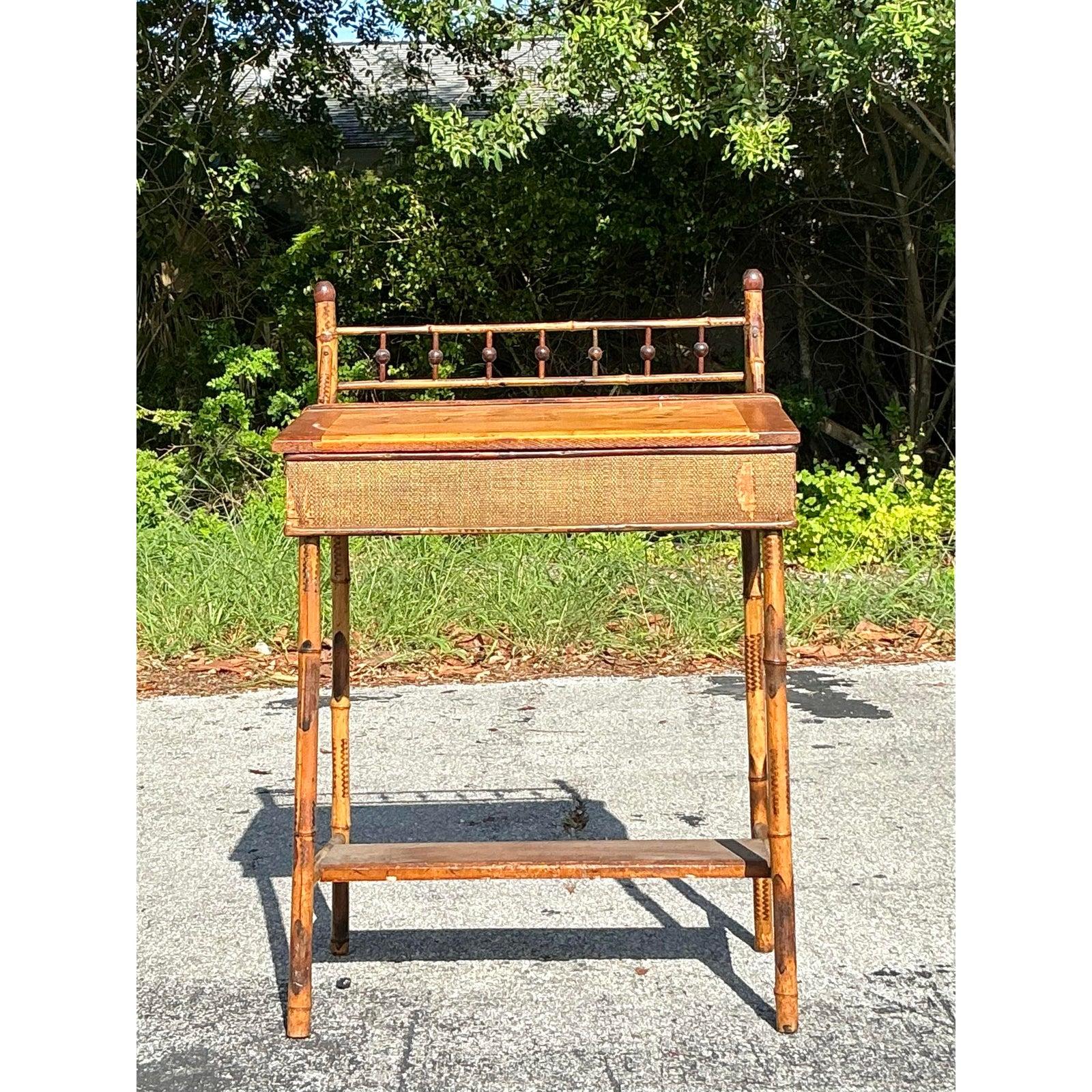 Scrivania lift top in rattan vintage Boho in vendita 3