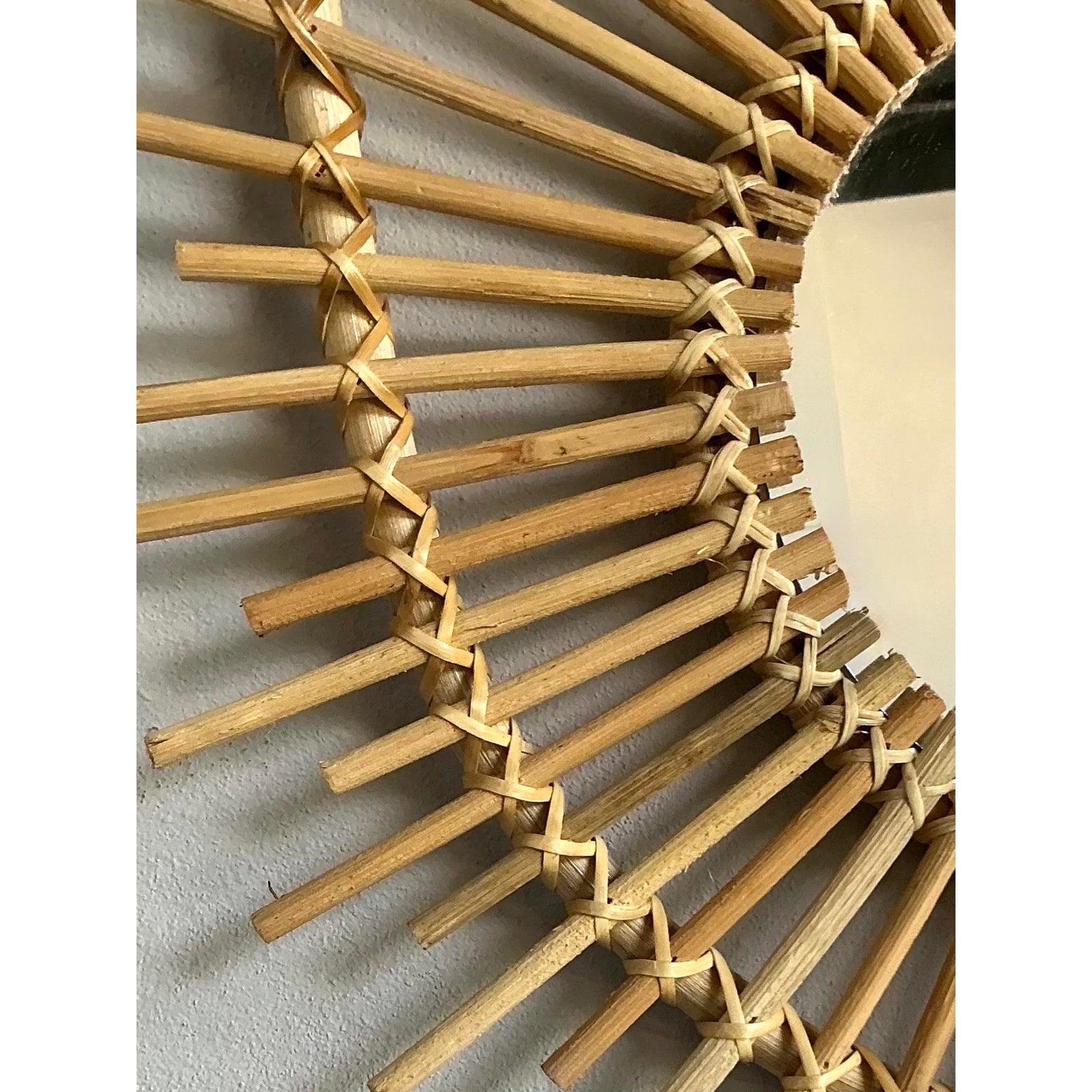 Vintage Boho Rattan Rays Spiegel (Moderne der Mitte des Jahrhunderts) im Angebot