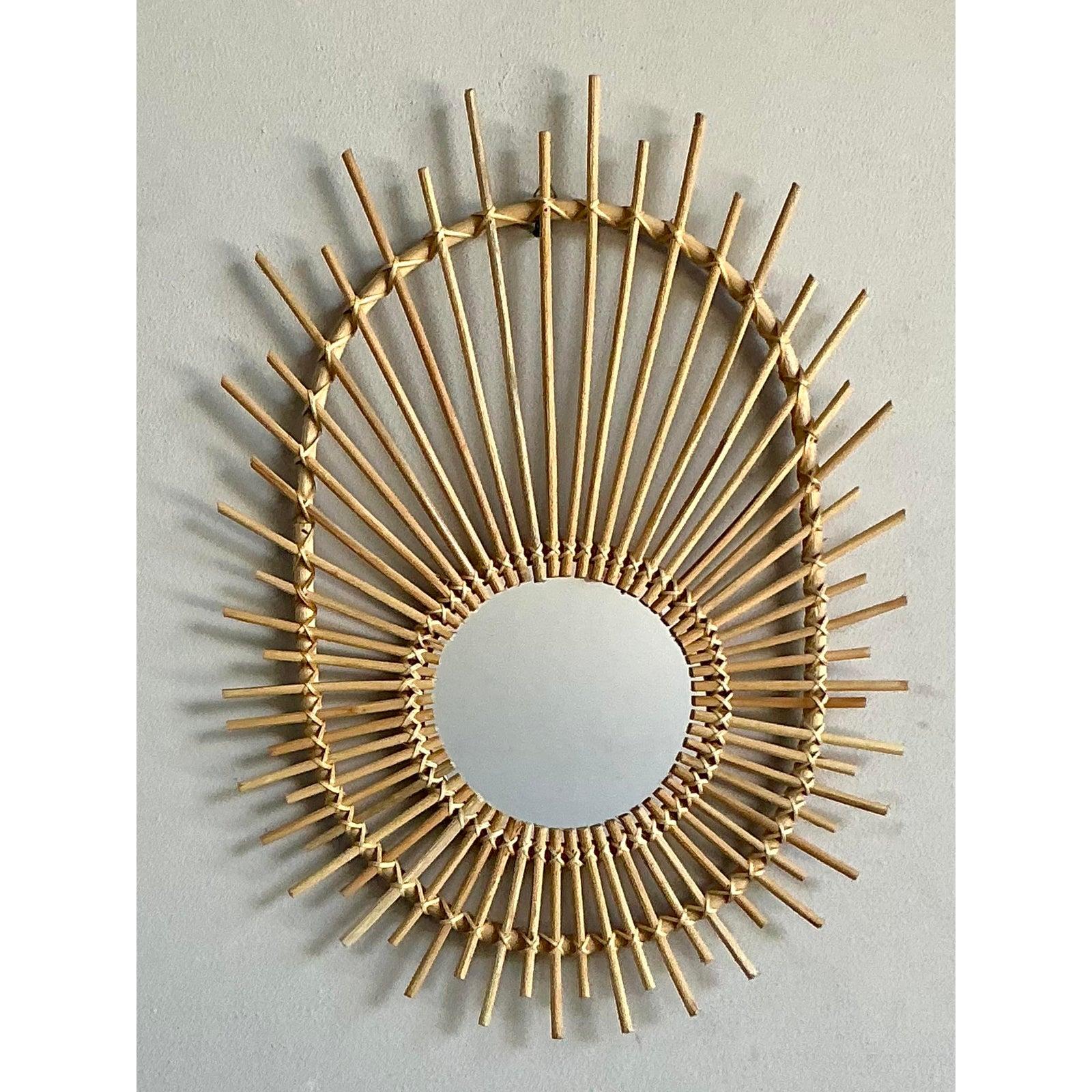 Vintage Boho Rattan Rays Spiegel im Zustand „Gut“ im Angebot in West Palm Beach, FL