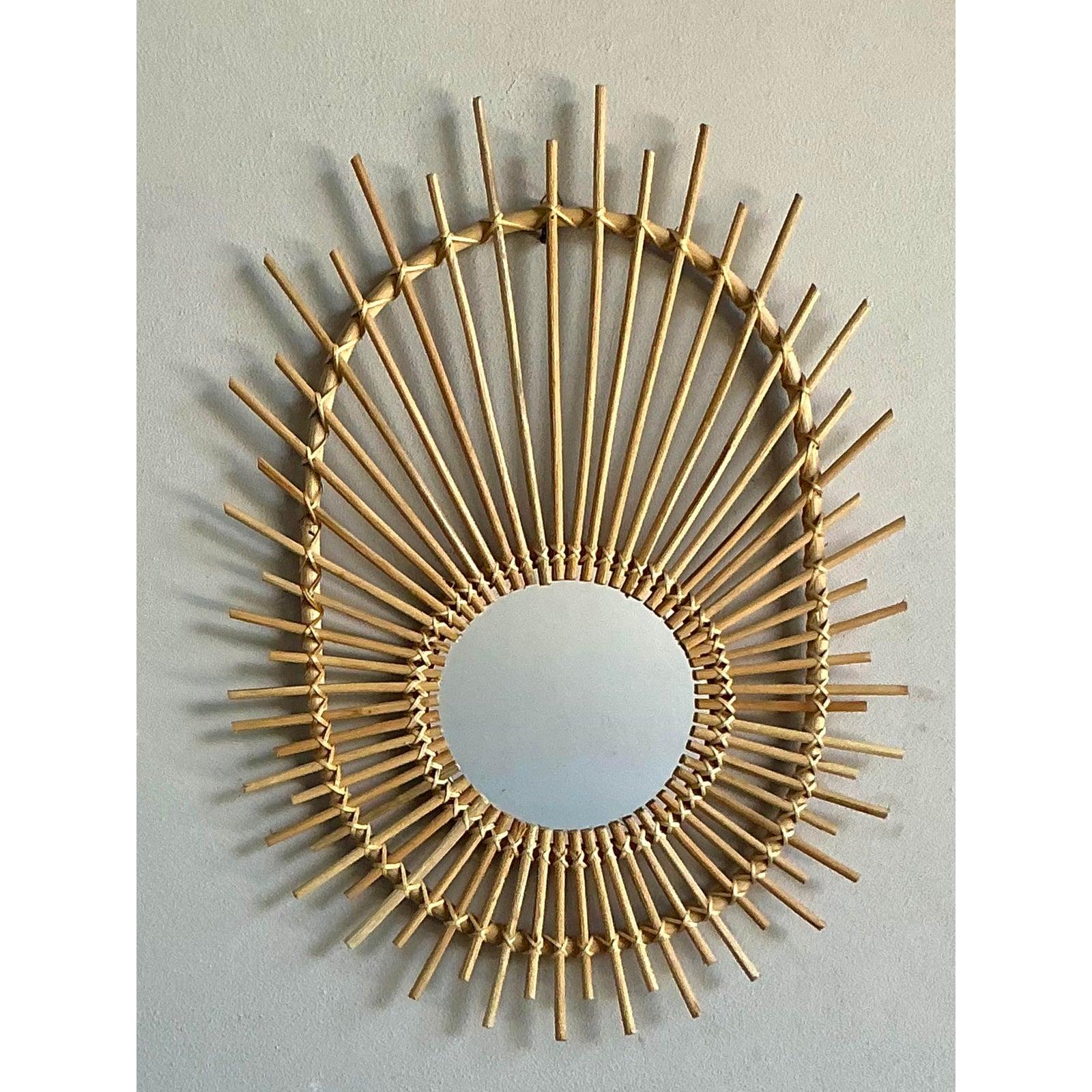 Vintage Boho Rattan Rays Spiegel (21. Jahrhundert und zeitgenössisch) im Angebot
