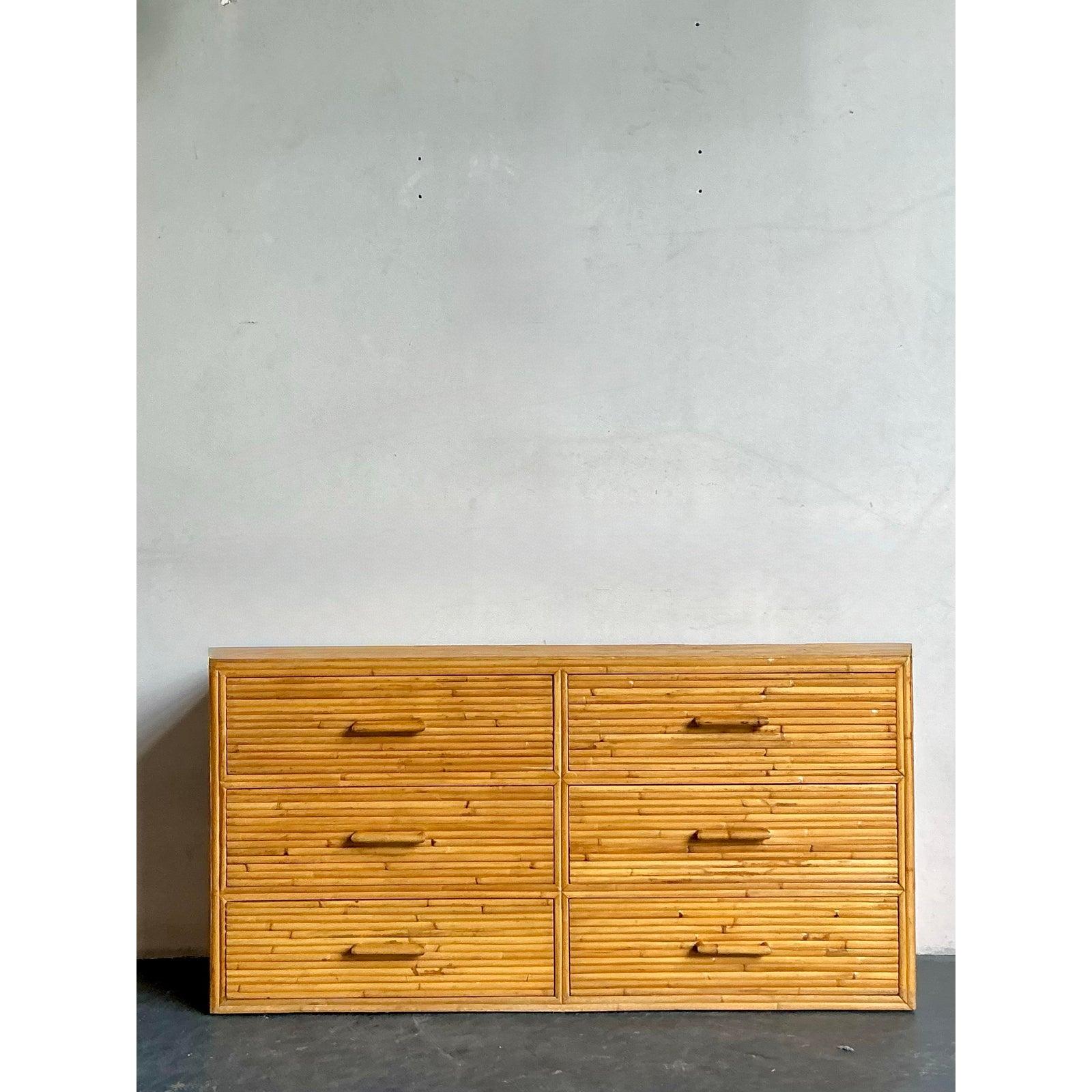 Mid-Century moderno Comò a sei cassetti in rattan vintage Boho in vendita