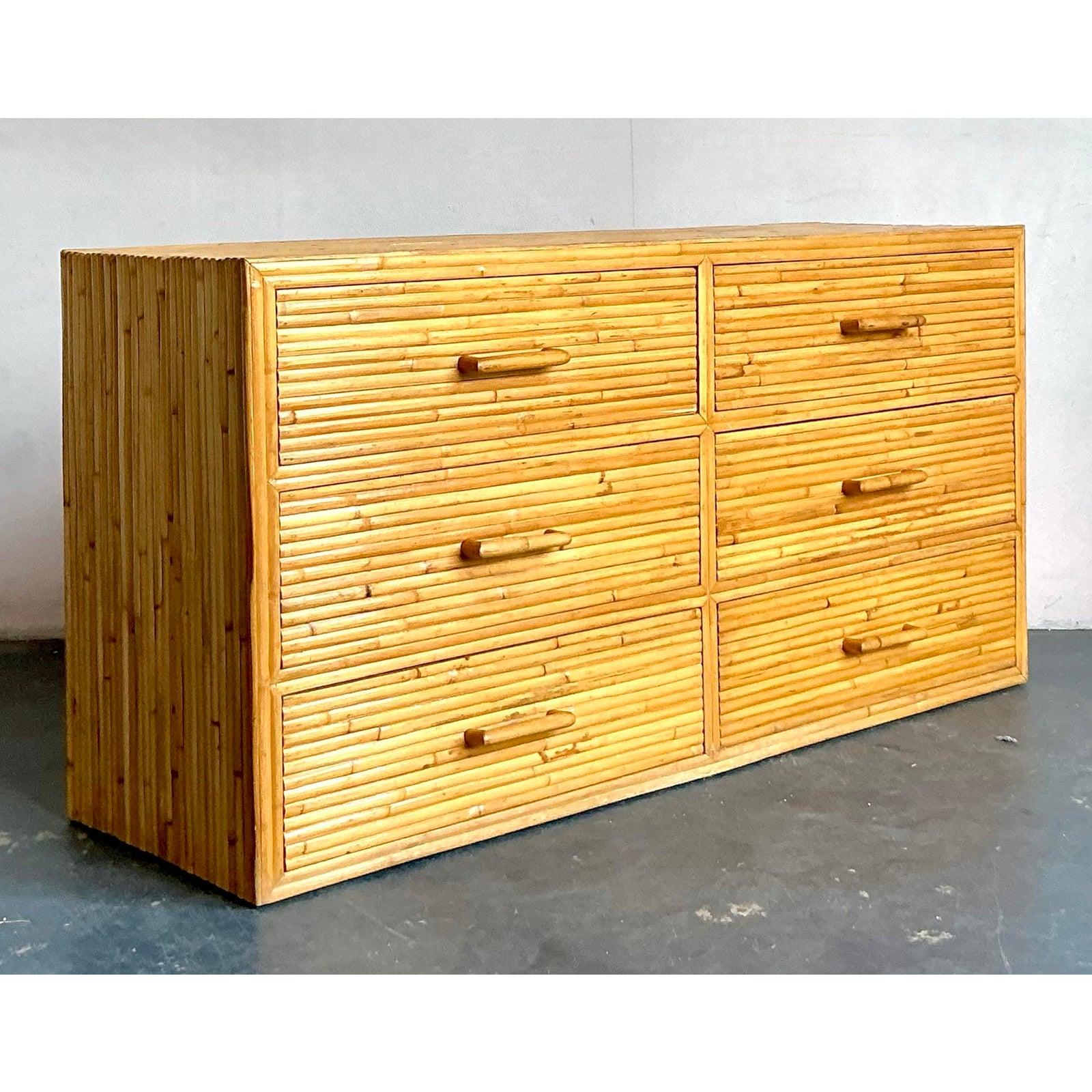 Filippino Comò a sei cassetti in rattan vintage Boho in vendita