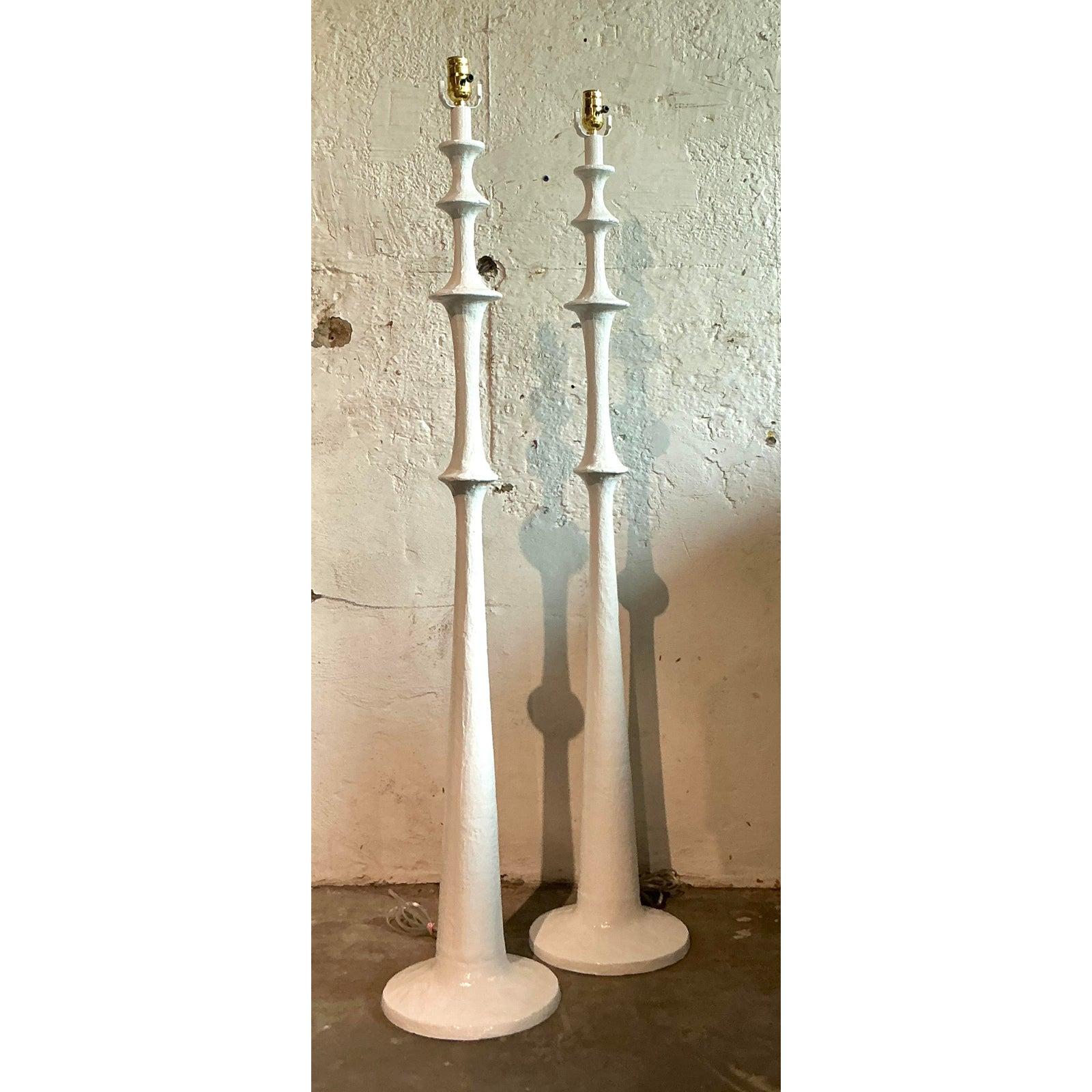 XX secolo Lampade da terra vintage con anelli boho - Una coppia in vendita