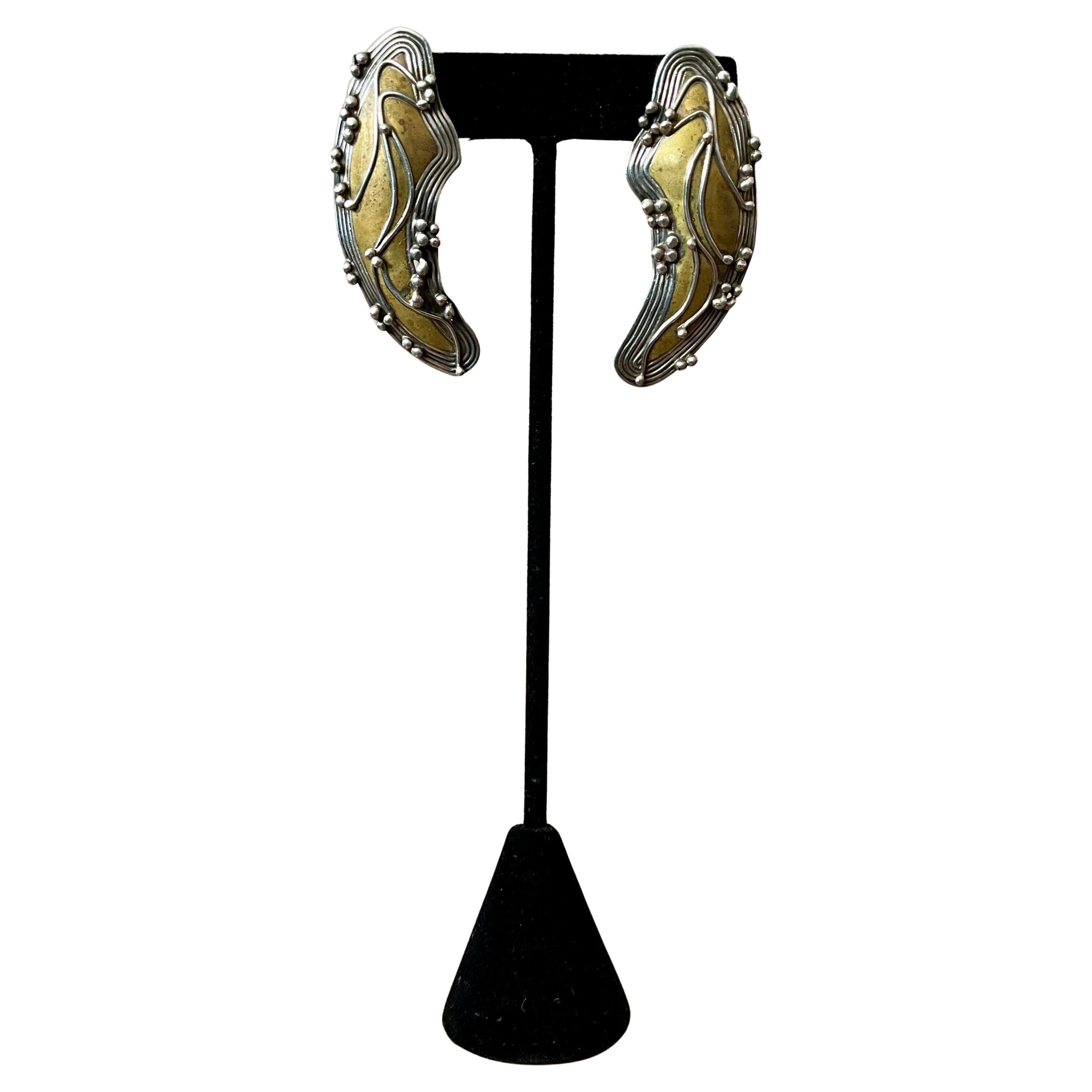 Pendientes modernistas vintage boho Robin Schechtel de latón sobre esterlina en venta