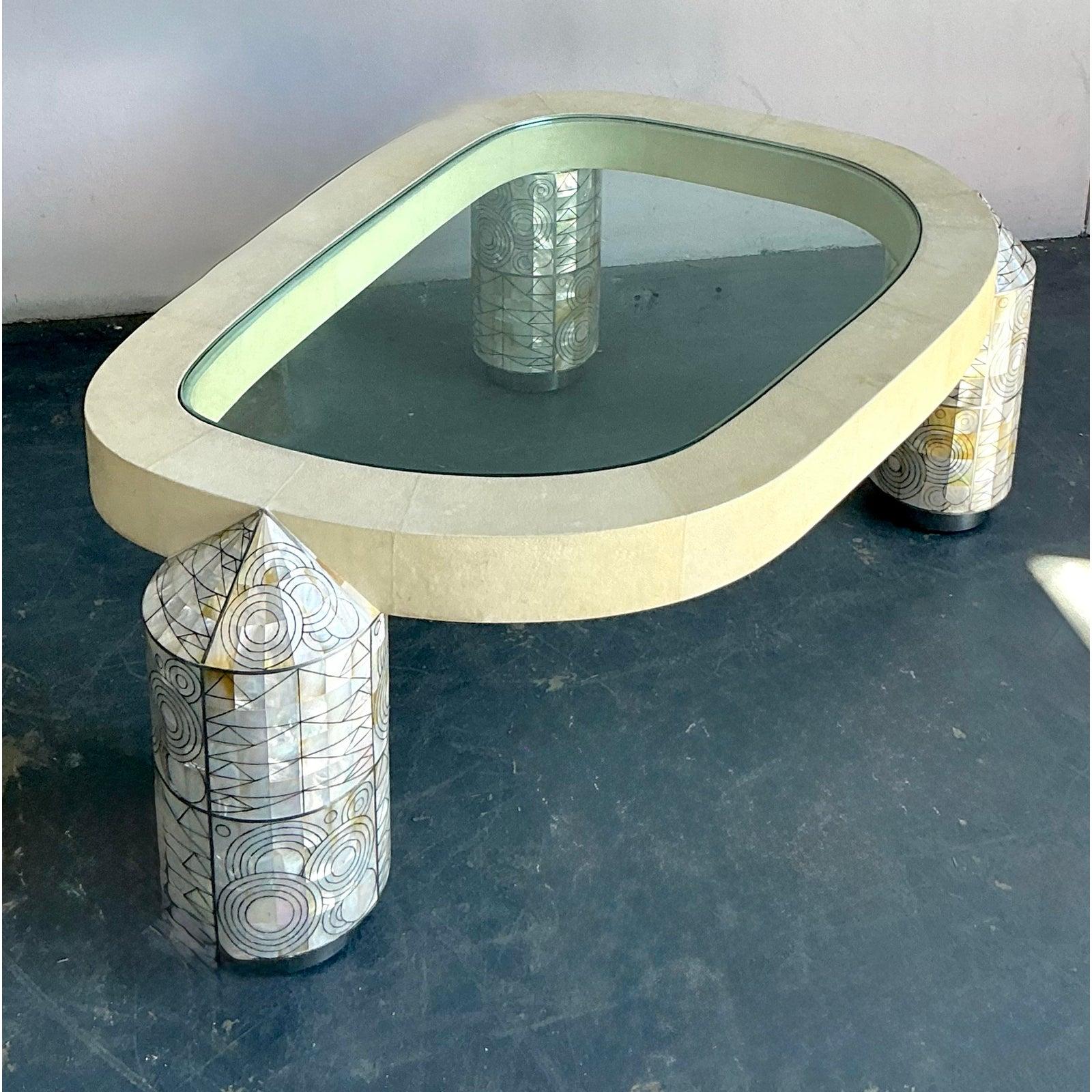 Mesa de centro vintage boho Ron Seff de nácar en venta 2