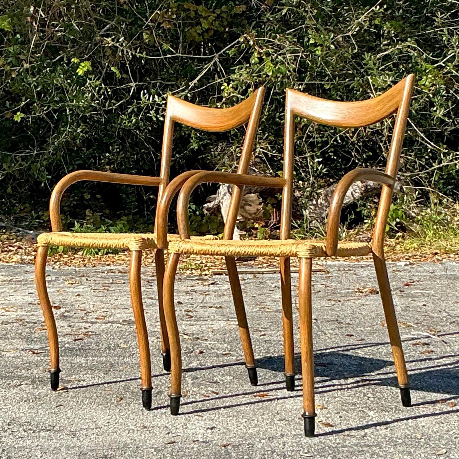 Chaises à accoudoirs vintage Boho à siège en jonc - une paire en vente 1