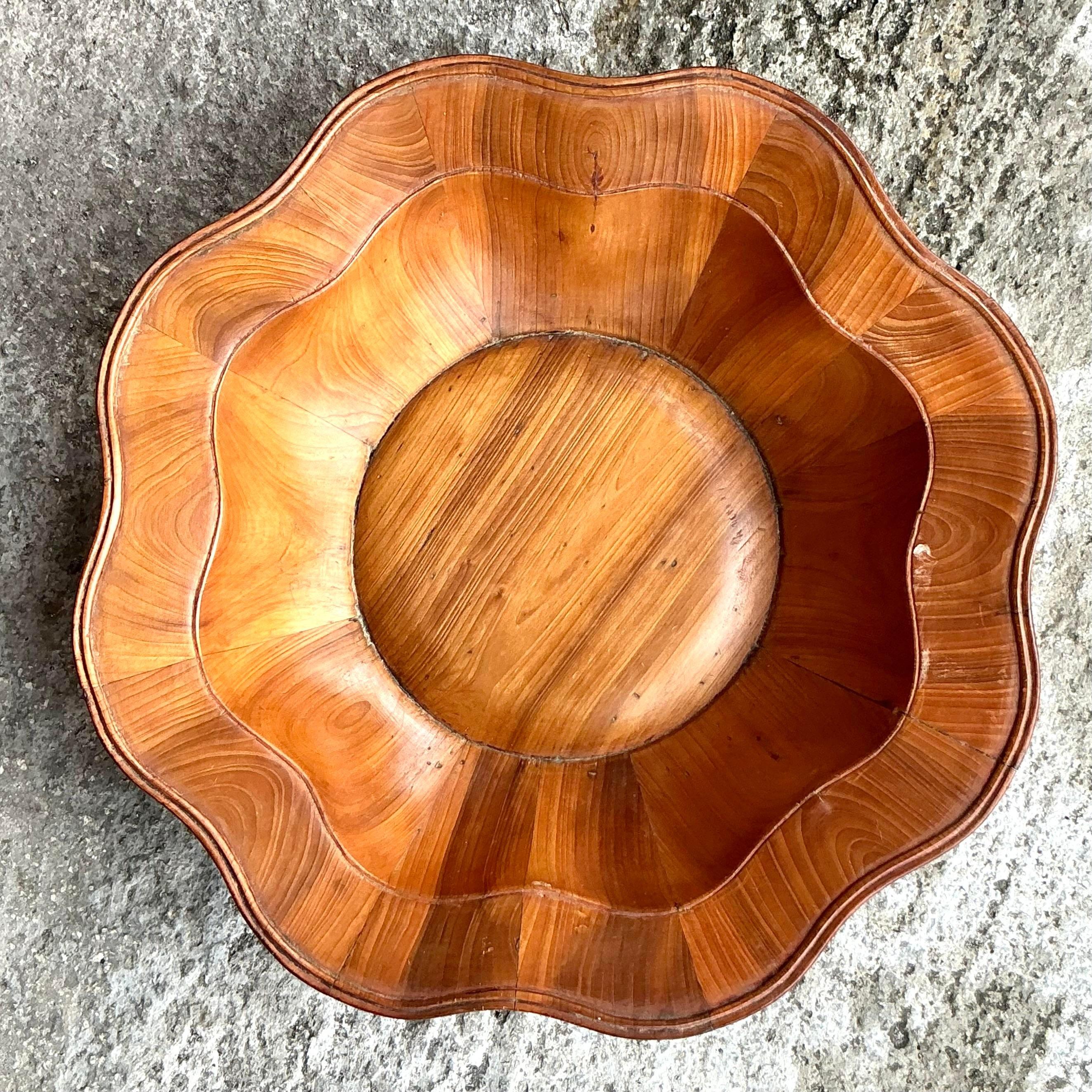 Rustique Bol en bois festonné Vintage Boho en vente