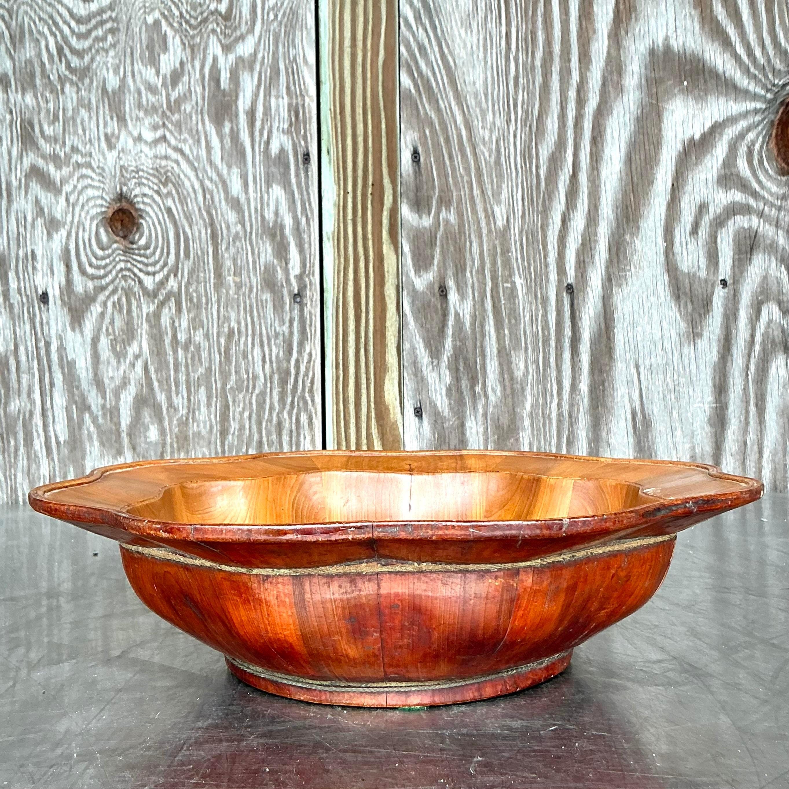 Bol en bois festonné Vintage Boho Bon état - En vente à west palm beach, FL