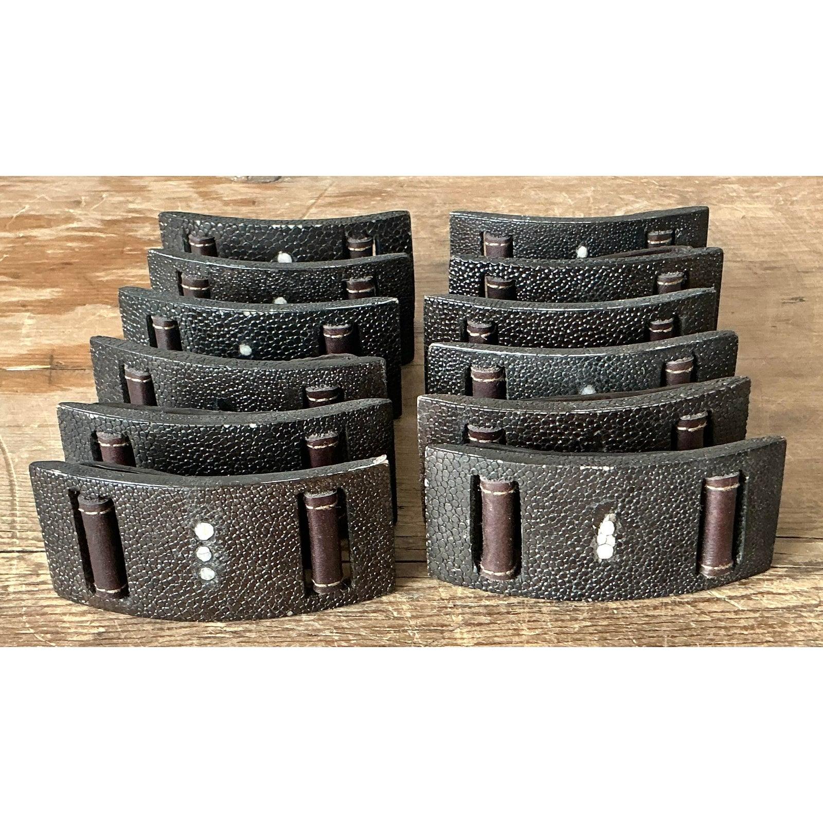 Vintage Boho Shagreen Napkin Rings - Set of 12 (Art déco) im Angebot