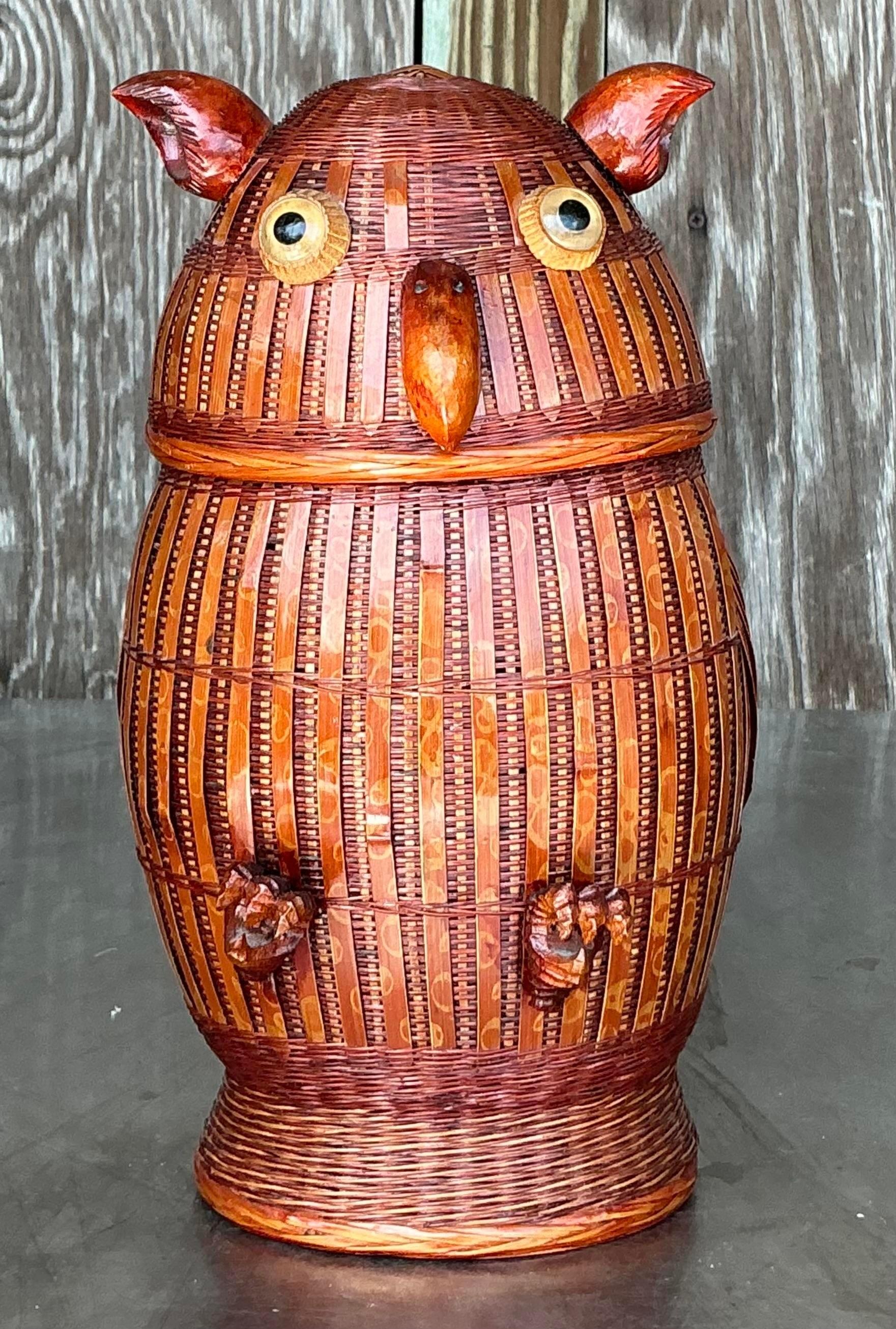 XX secolo Gufo in rattan con trama bohémien vintage in vendita