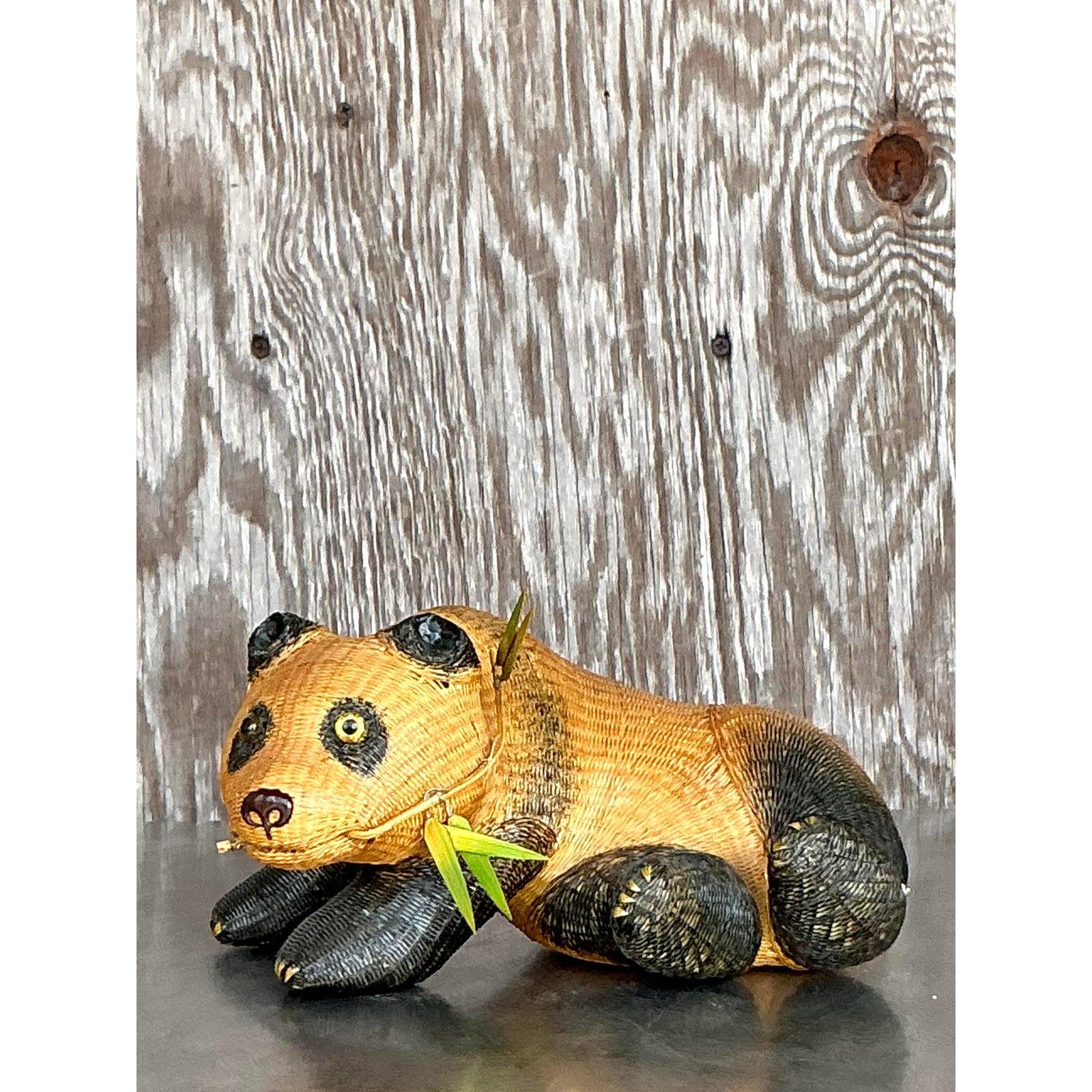 Arte popolare Panda reclinabile in stile boho Shanghai Weave in vendita