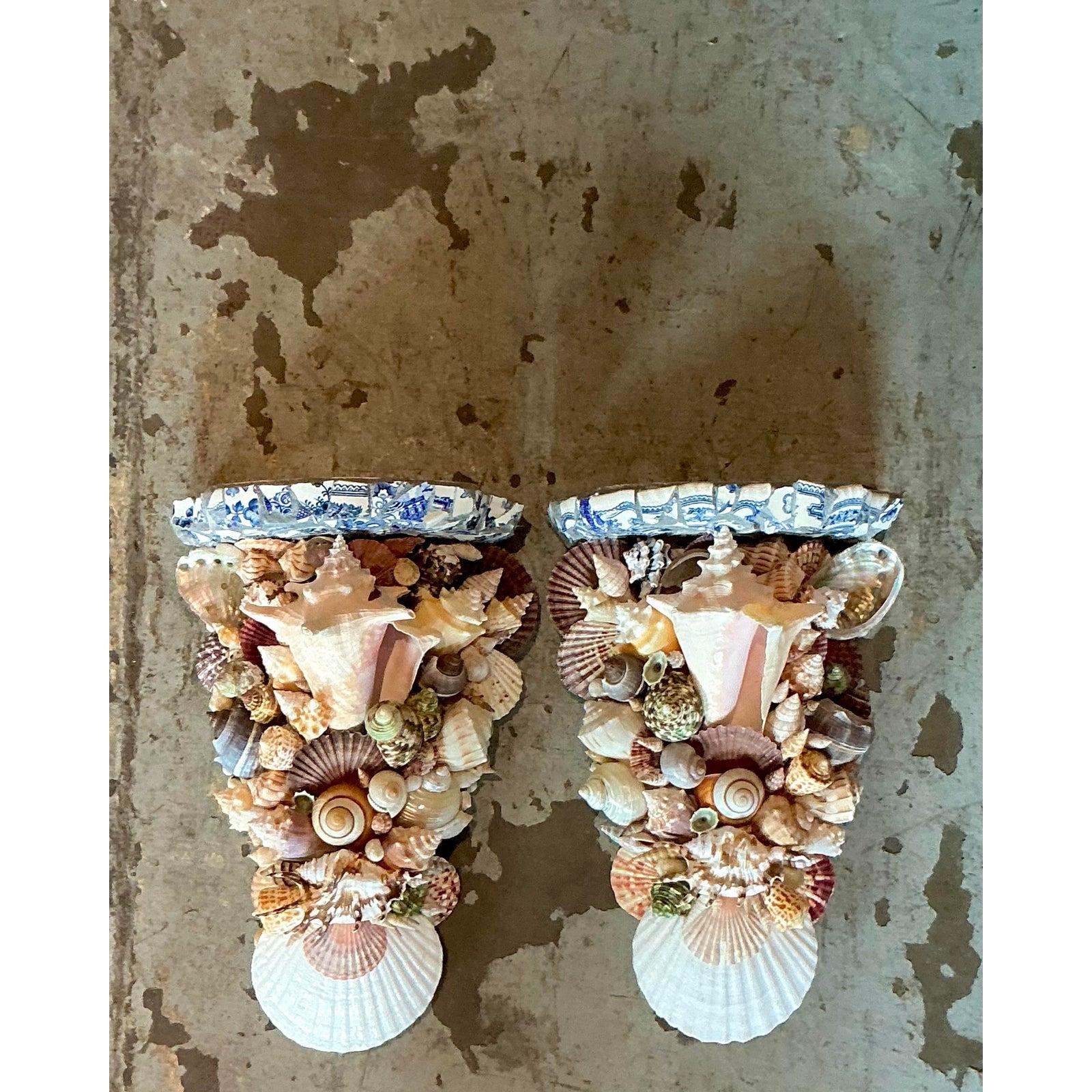 Vintage Boho Shell verkrustete Klammern - ein Paar (amerikanisch) im Angebot
