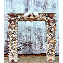 Revestimiento de chimenea con incrustaciones de concha boho vintage