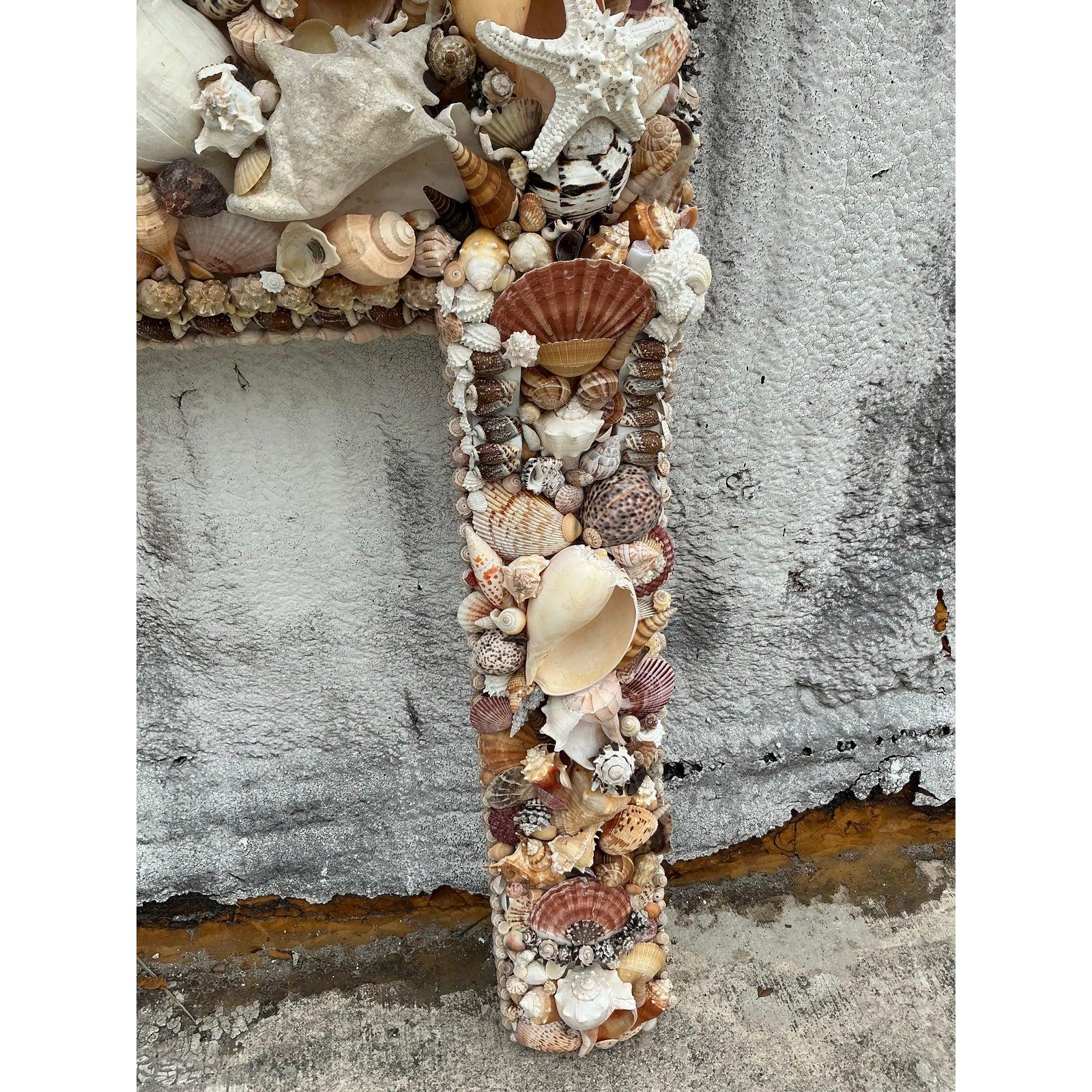 Entourage de cheminée vintage boho incrusté de coquillages en vente 1