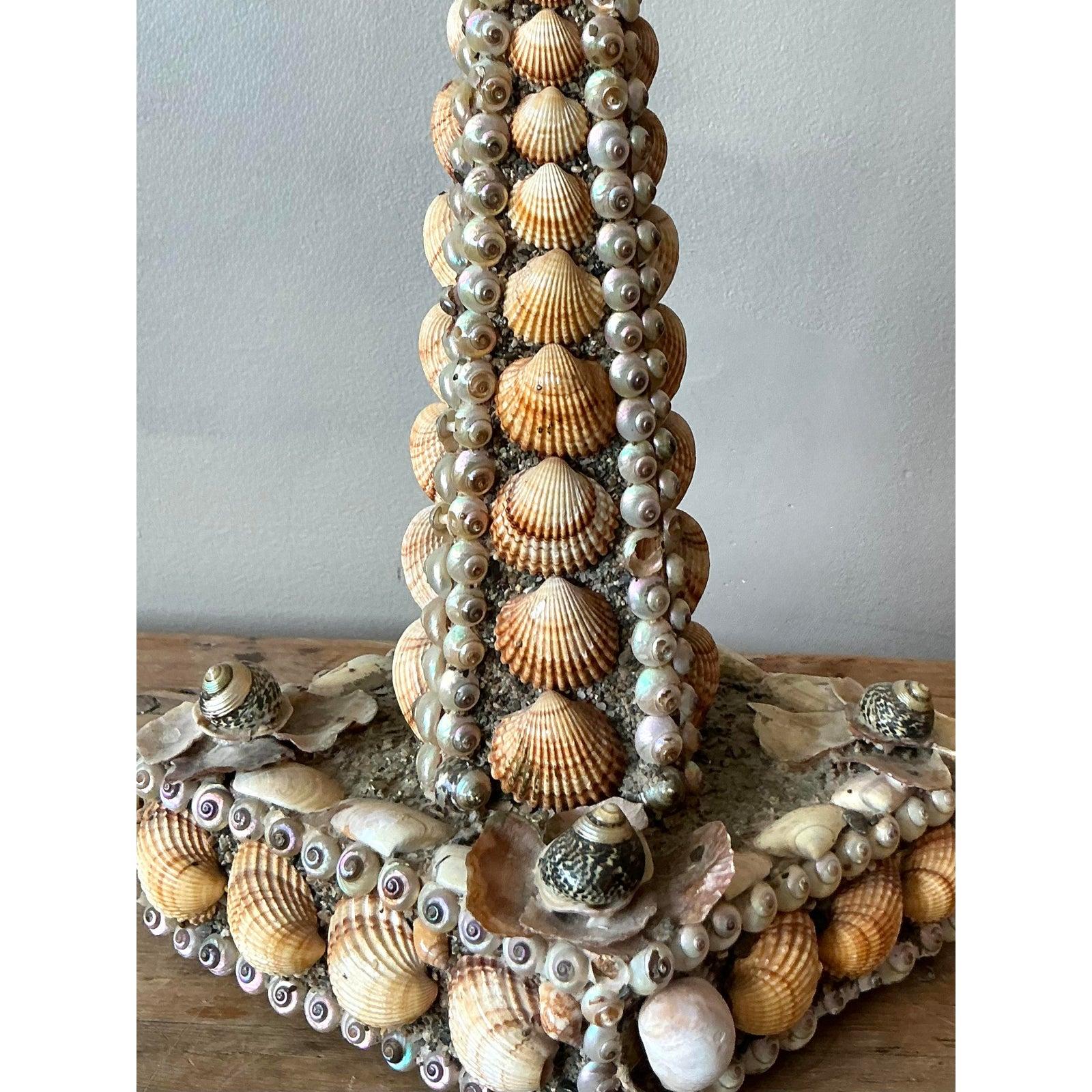 Rustico Vintage Boho Shell Encrusted Lamp in vendita